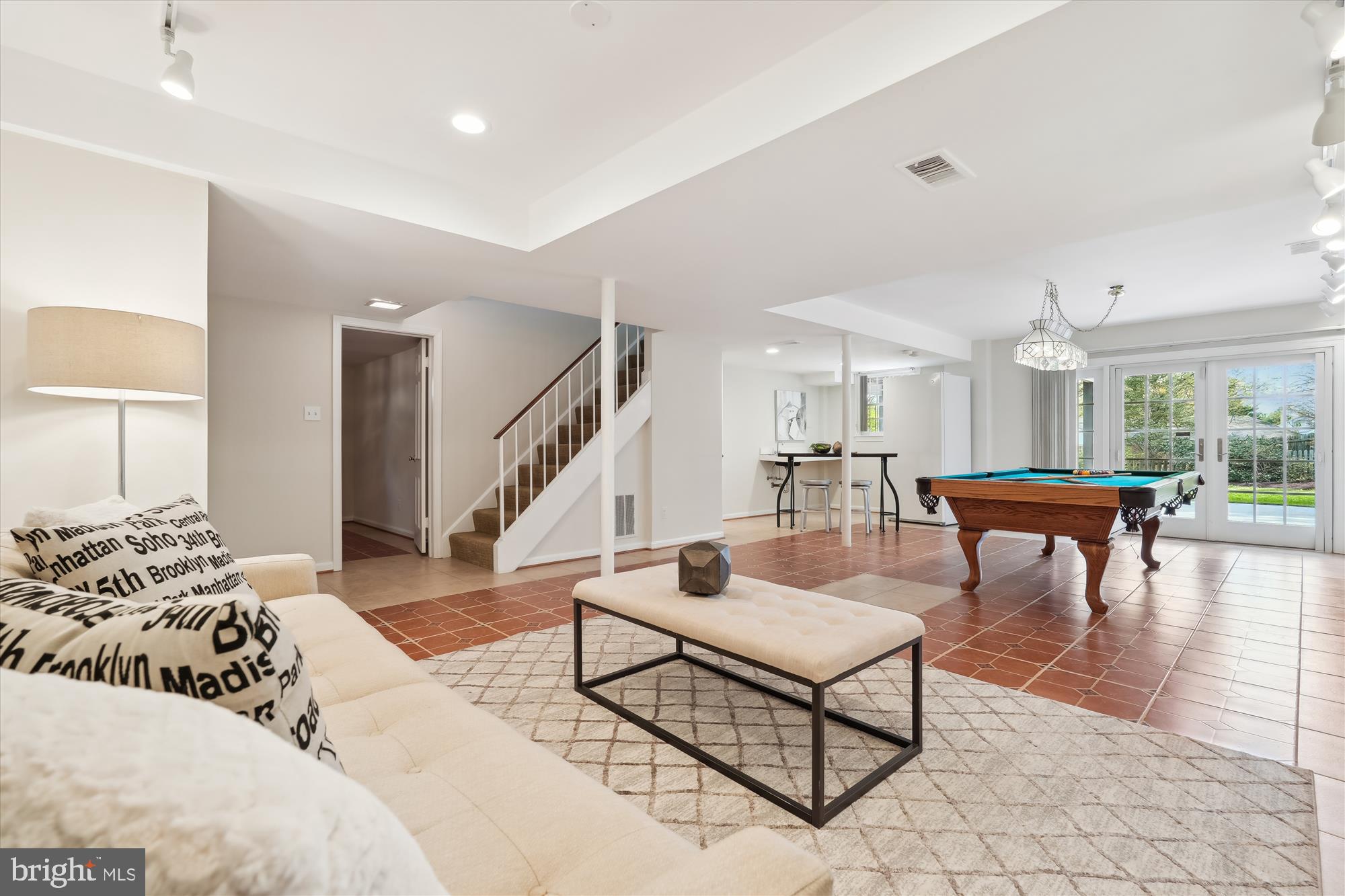 ALTA VISTA - Residential