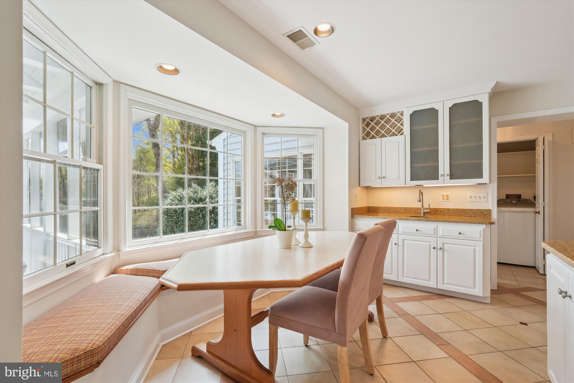 ALTA VISTA - Residential