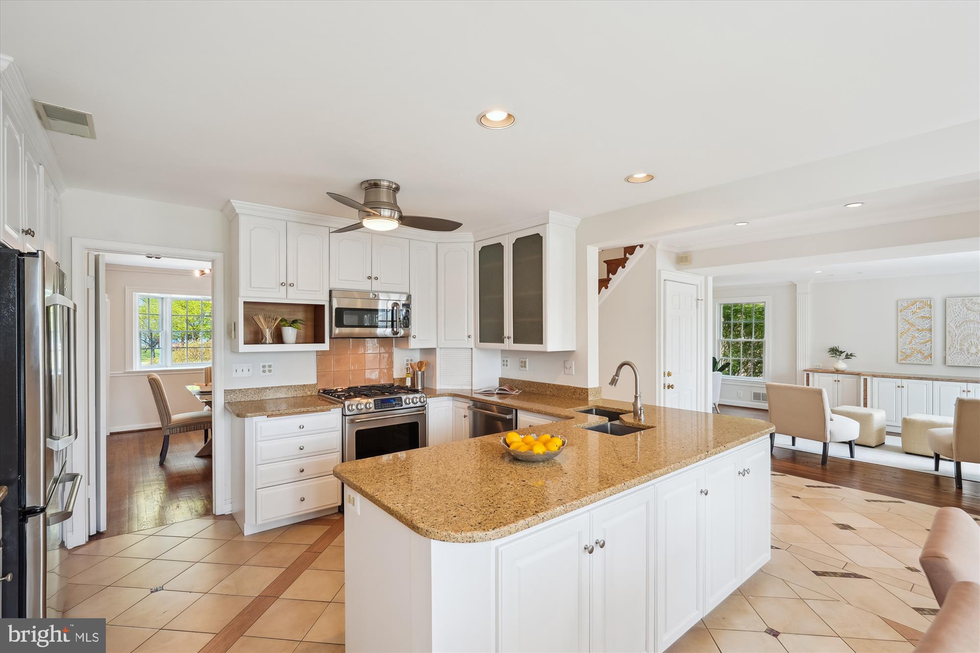 ALTA VISTA - Residential