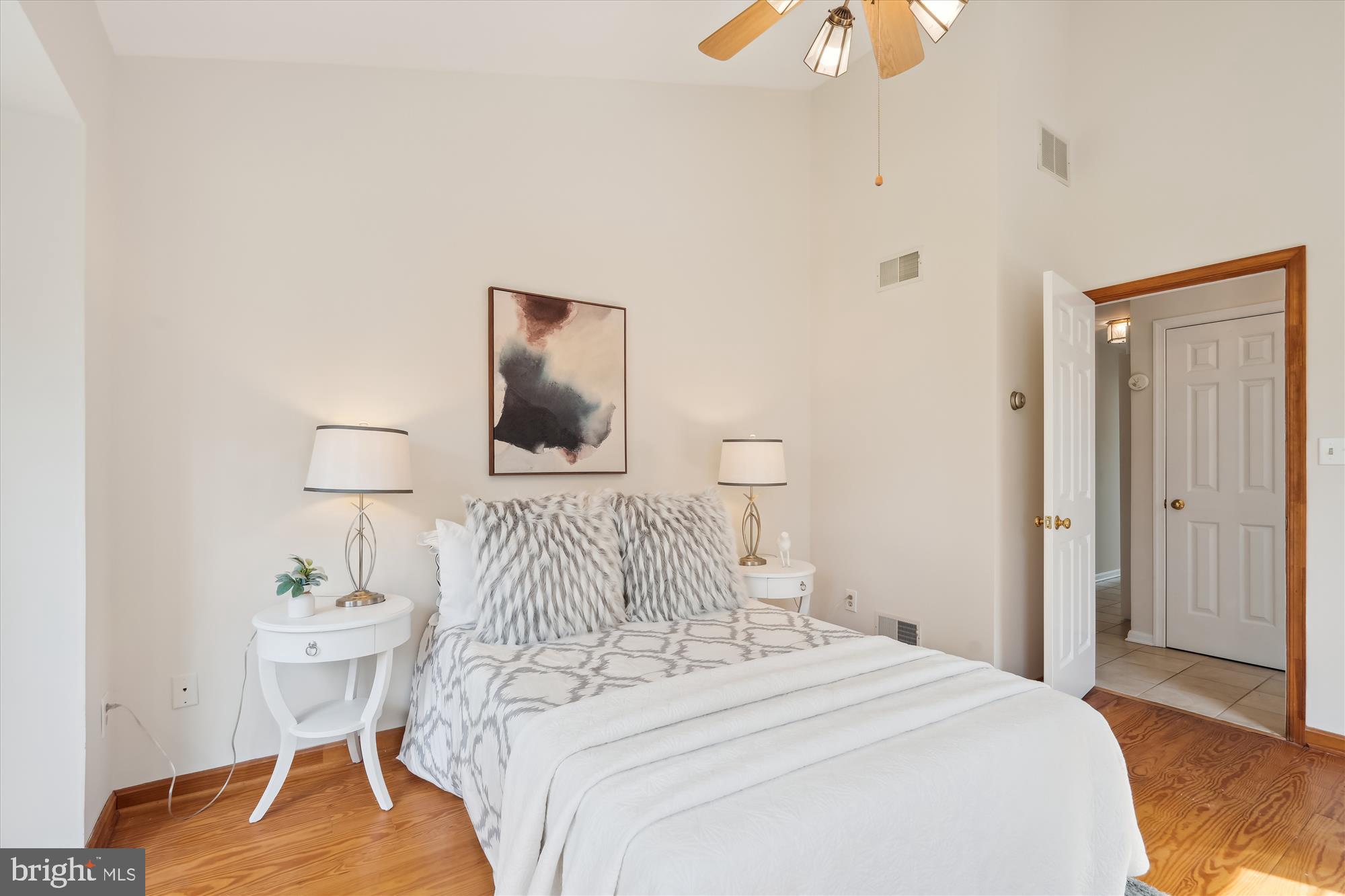 ALTA VISTA - Residential