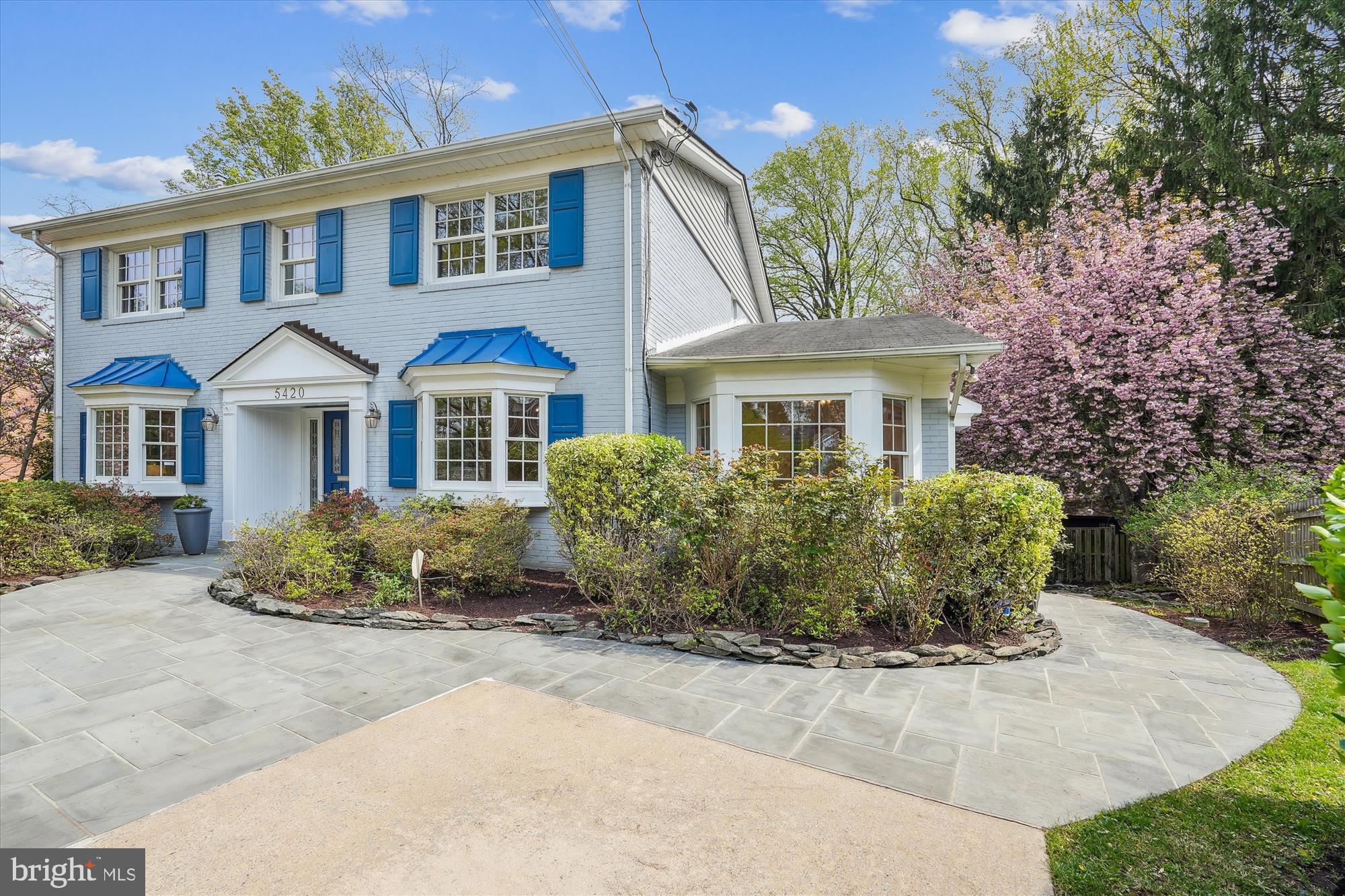 ALTA VISTA - Residential