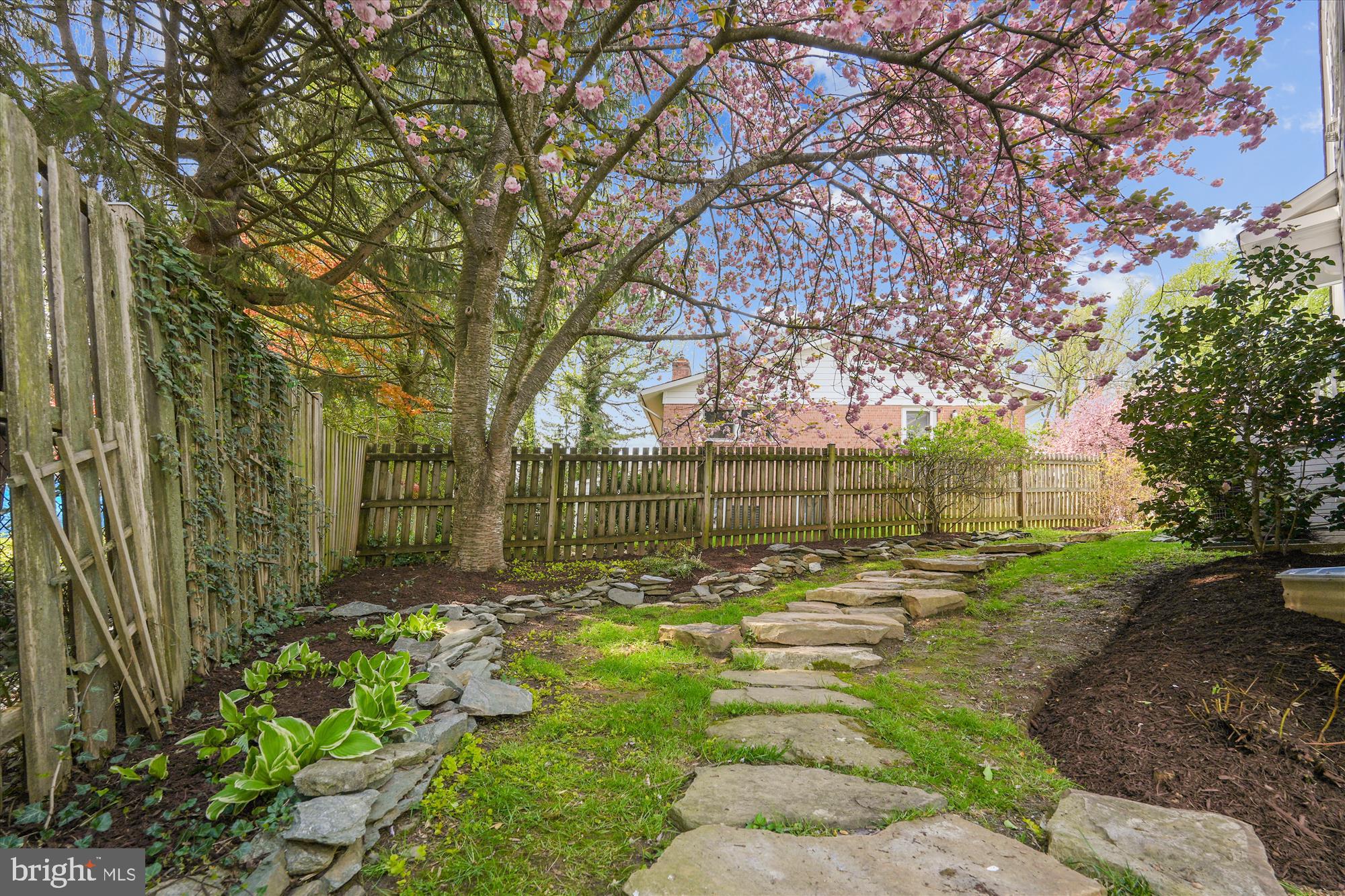 ALTA VISTA - Residential