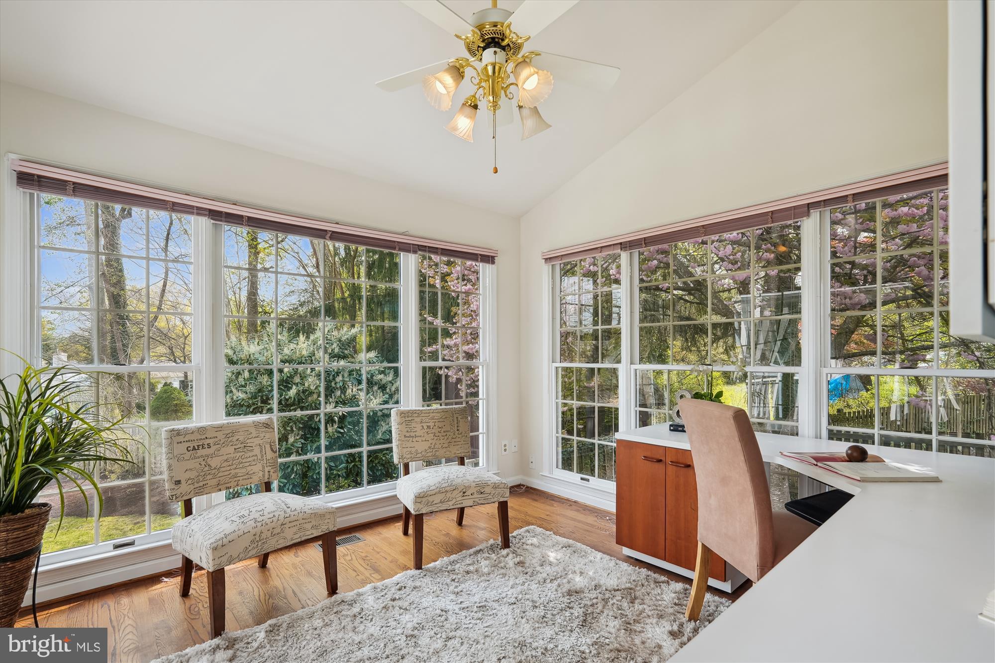 ALTA VISTA - Residential