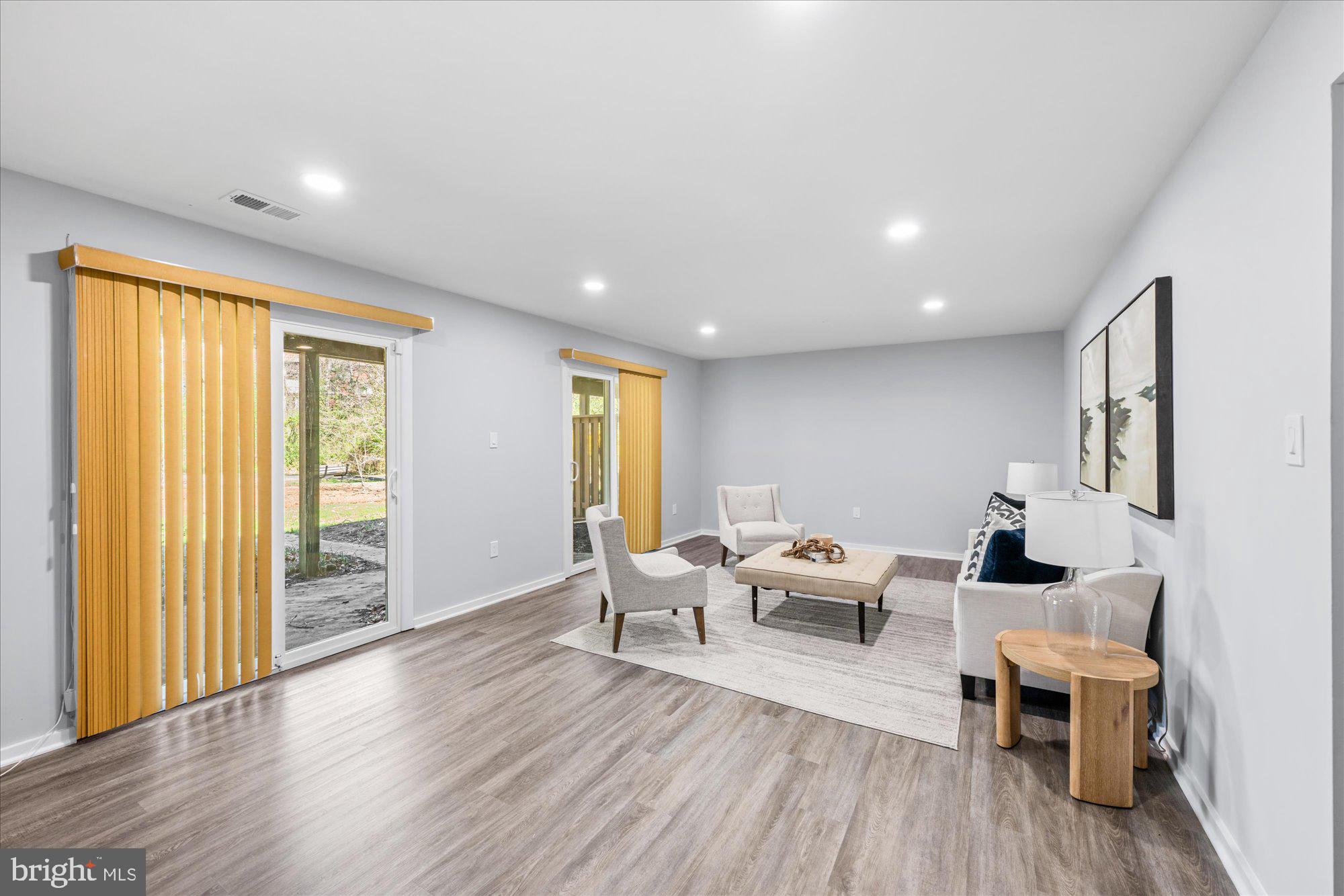 RESTON - Residential