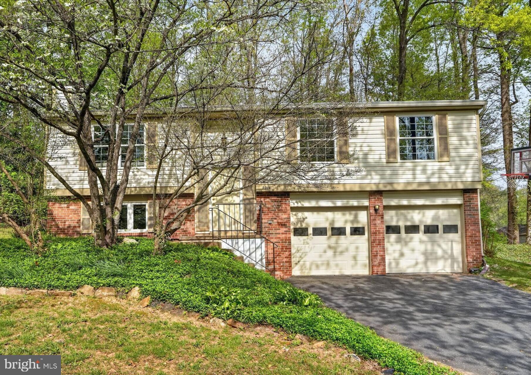 BURKE CENTRE - Residential