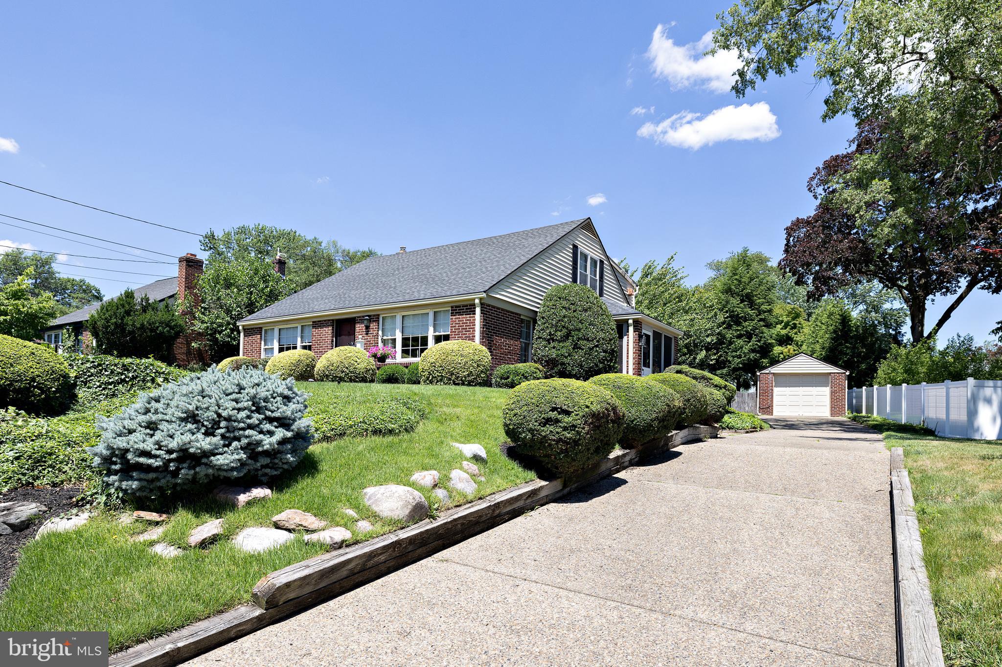 957 MERCER DRIVE