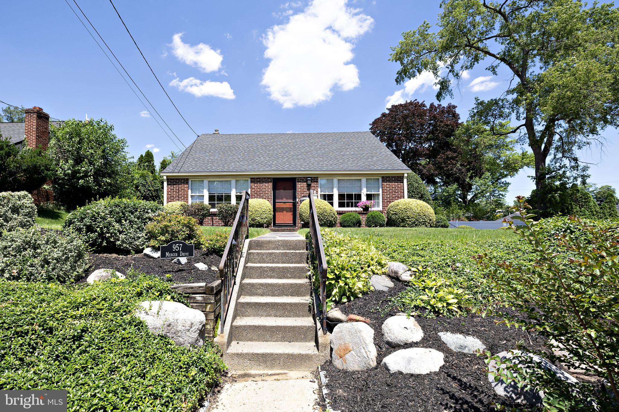 957 MERCER DRIVE