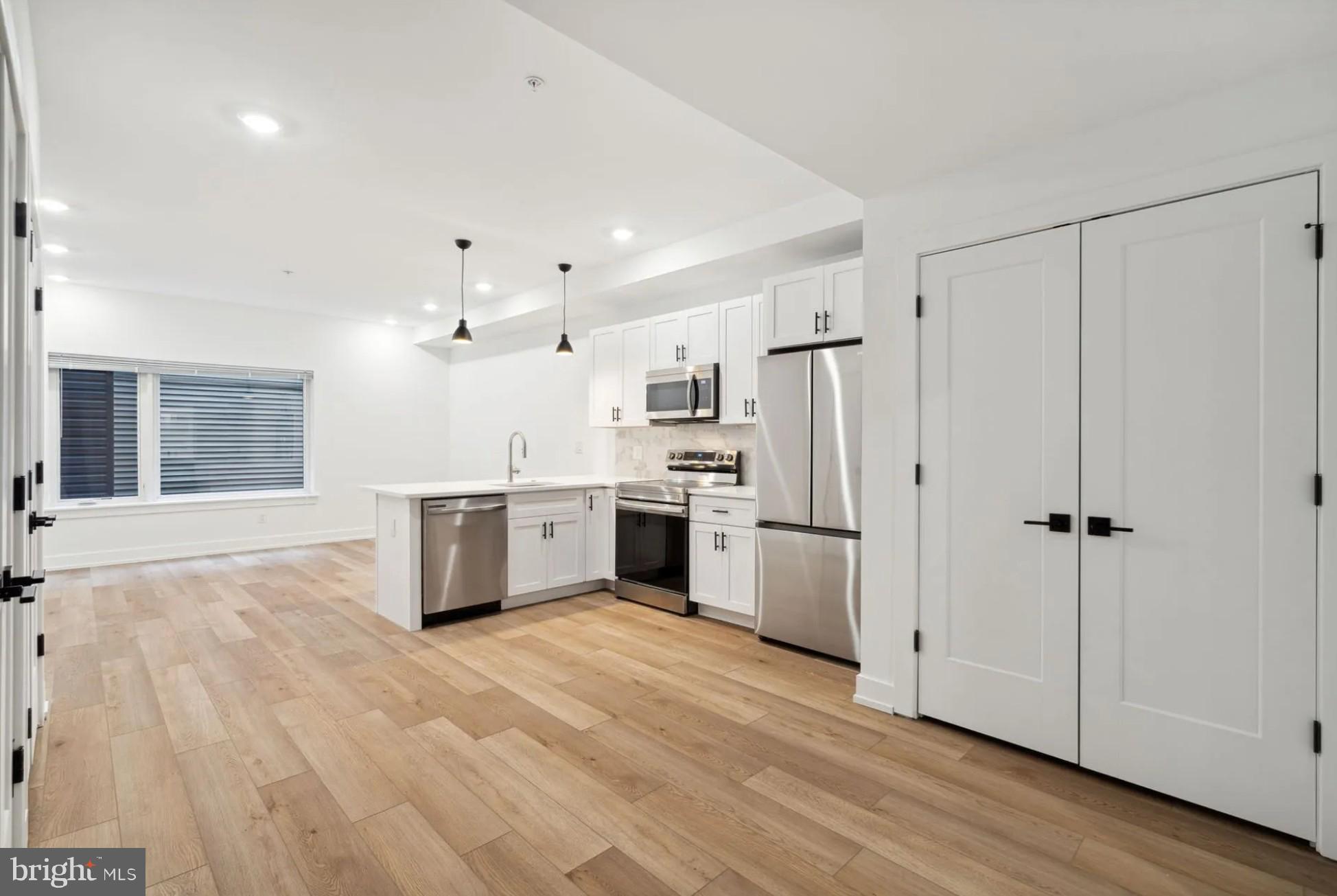 FRANCISVILLE - Residential Lease