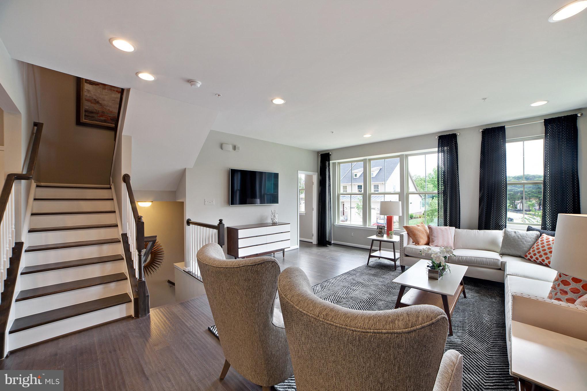 PONDVIEW - Residential