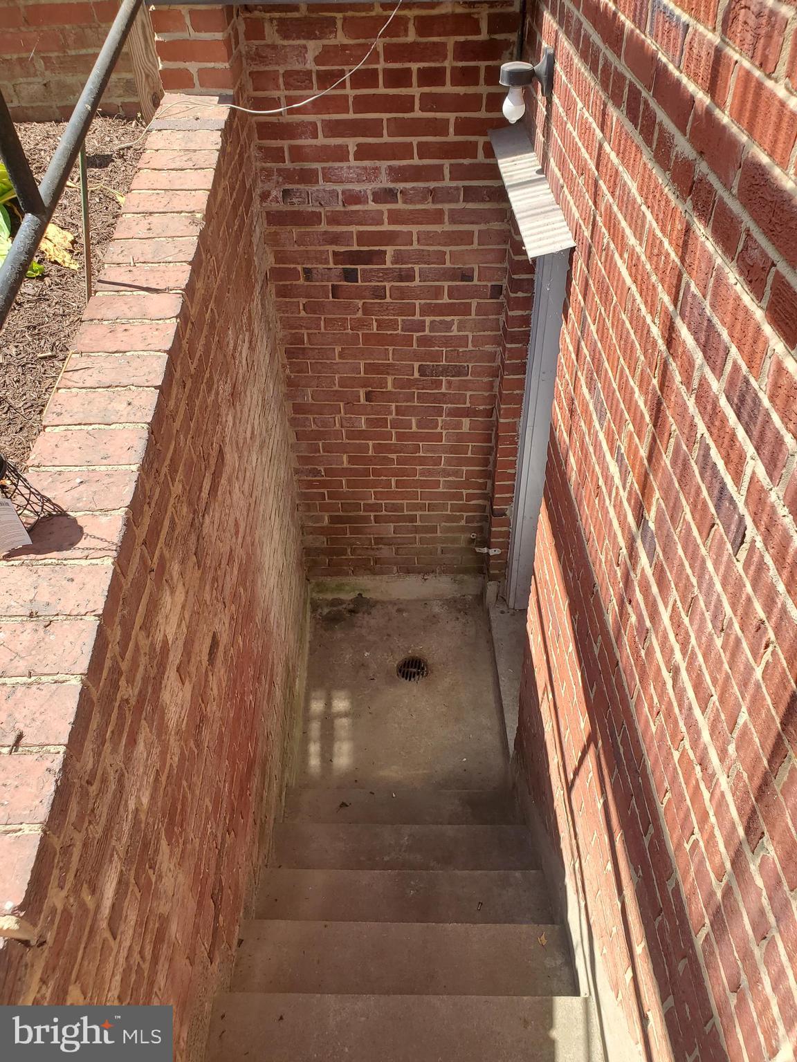 PT WHEATON OUT - Residential Lease