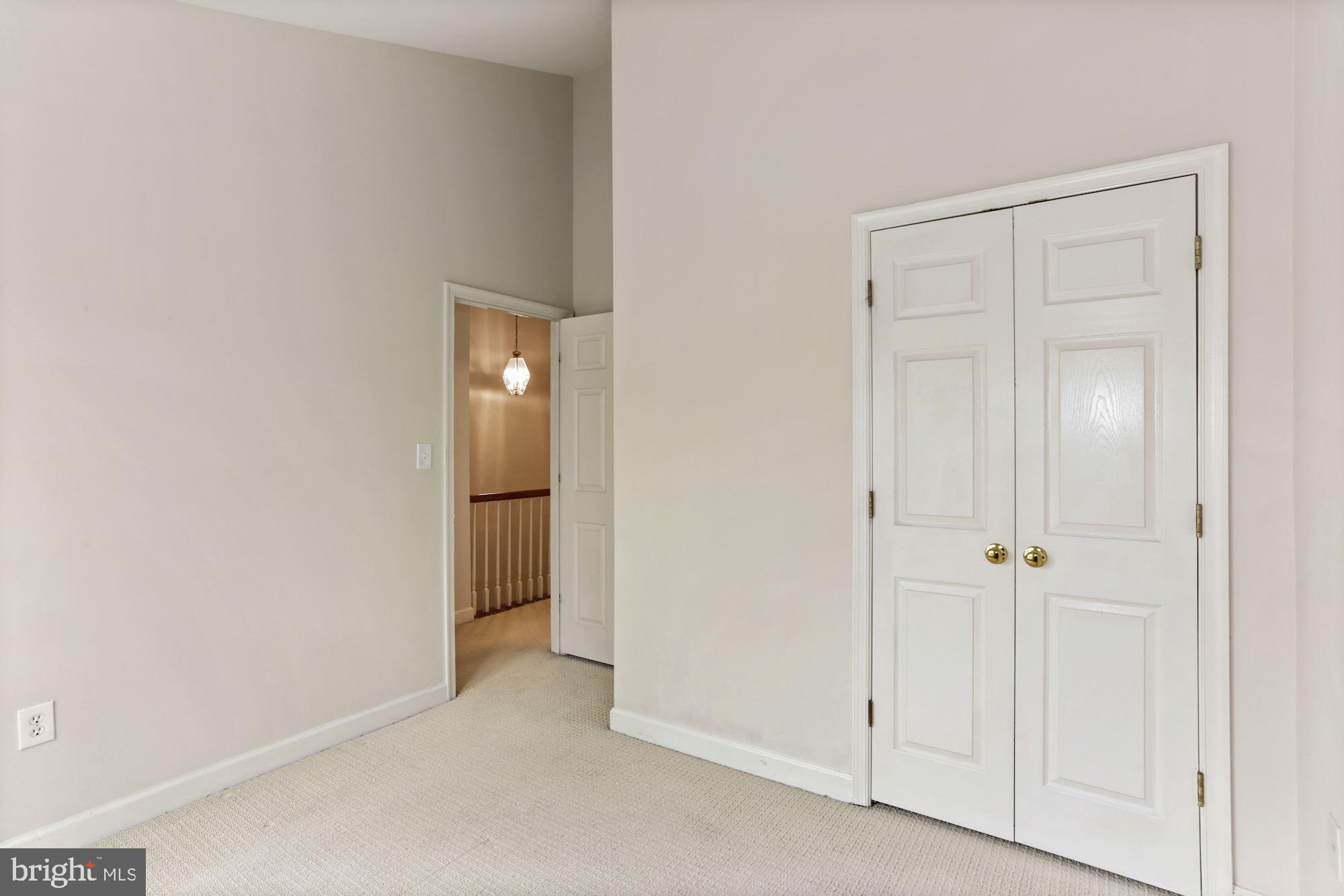 FAIRFAX CENTER LANDBAY - Residential Lease