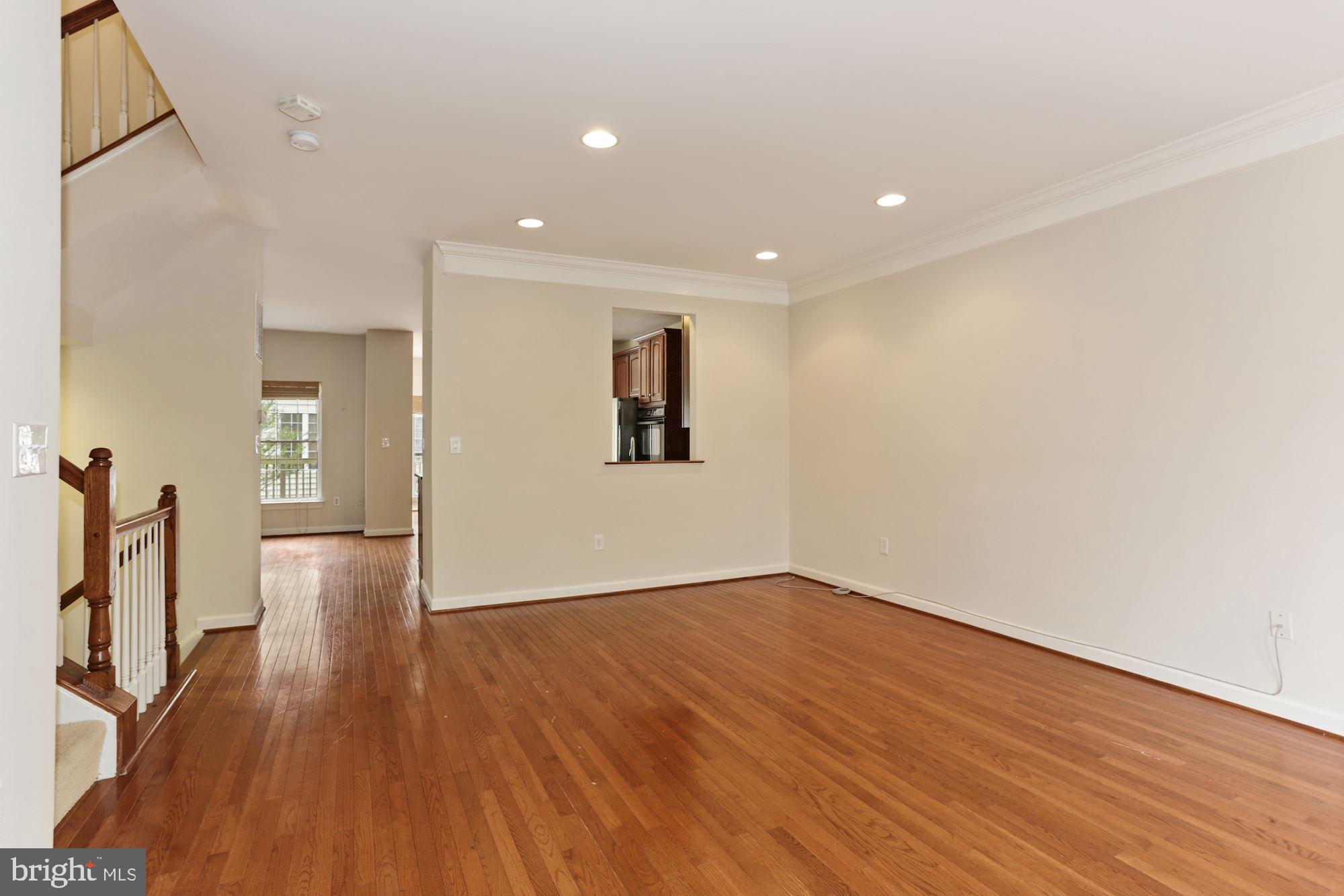 FAIRFAX CENTER LANDBAY - Residential Lease