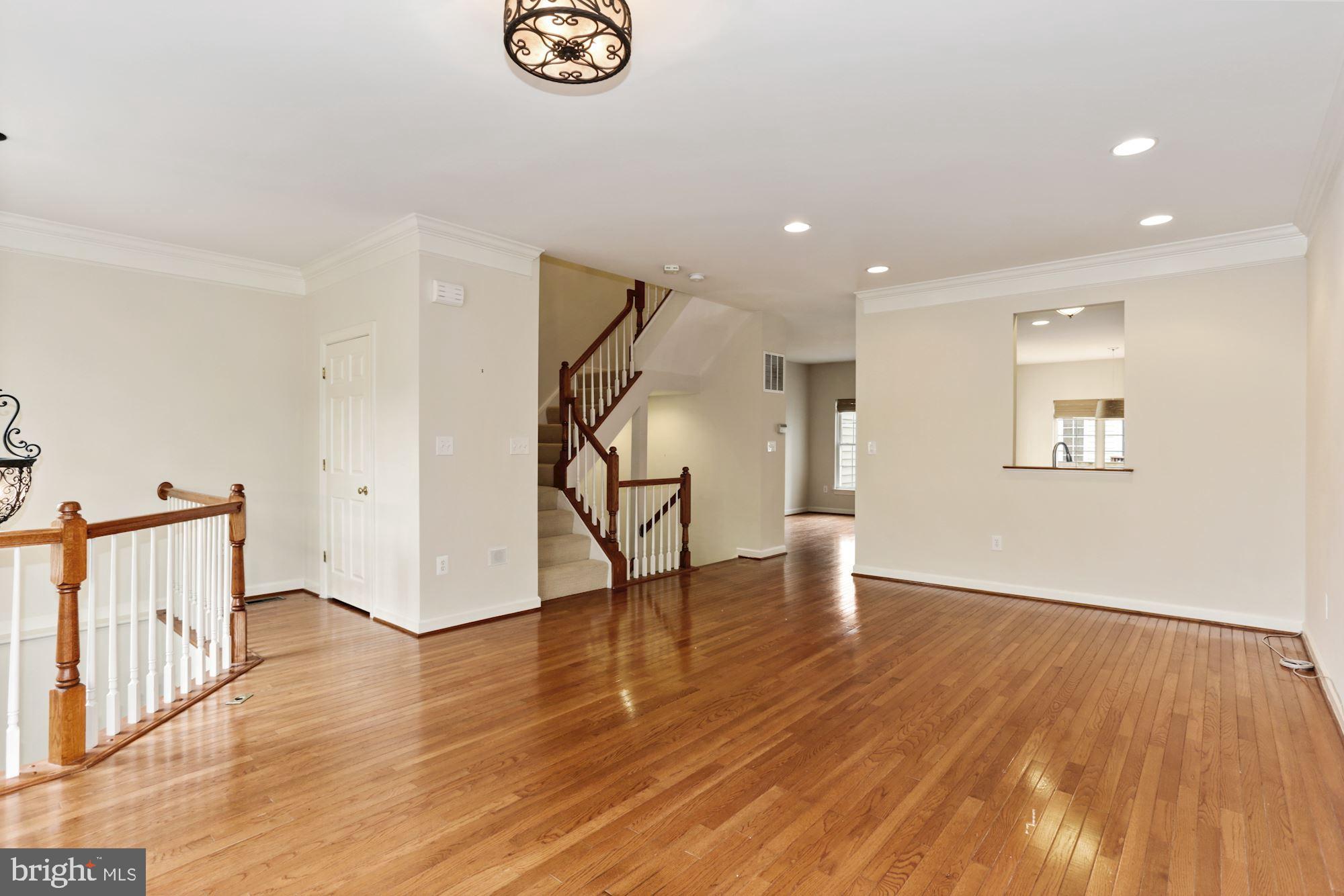 FAIRFAX CENTER LANDBAY - Residential Lease