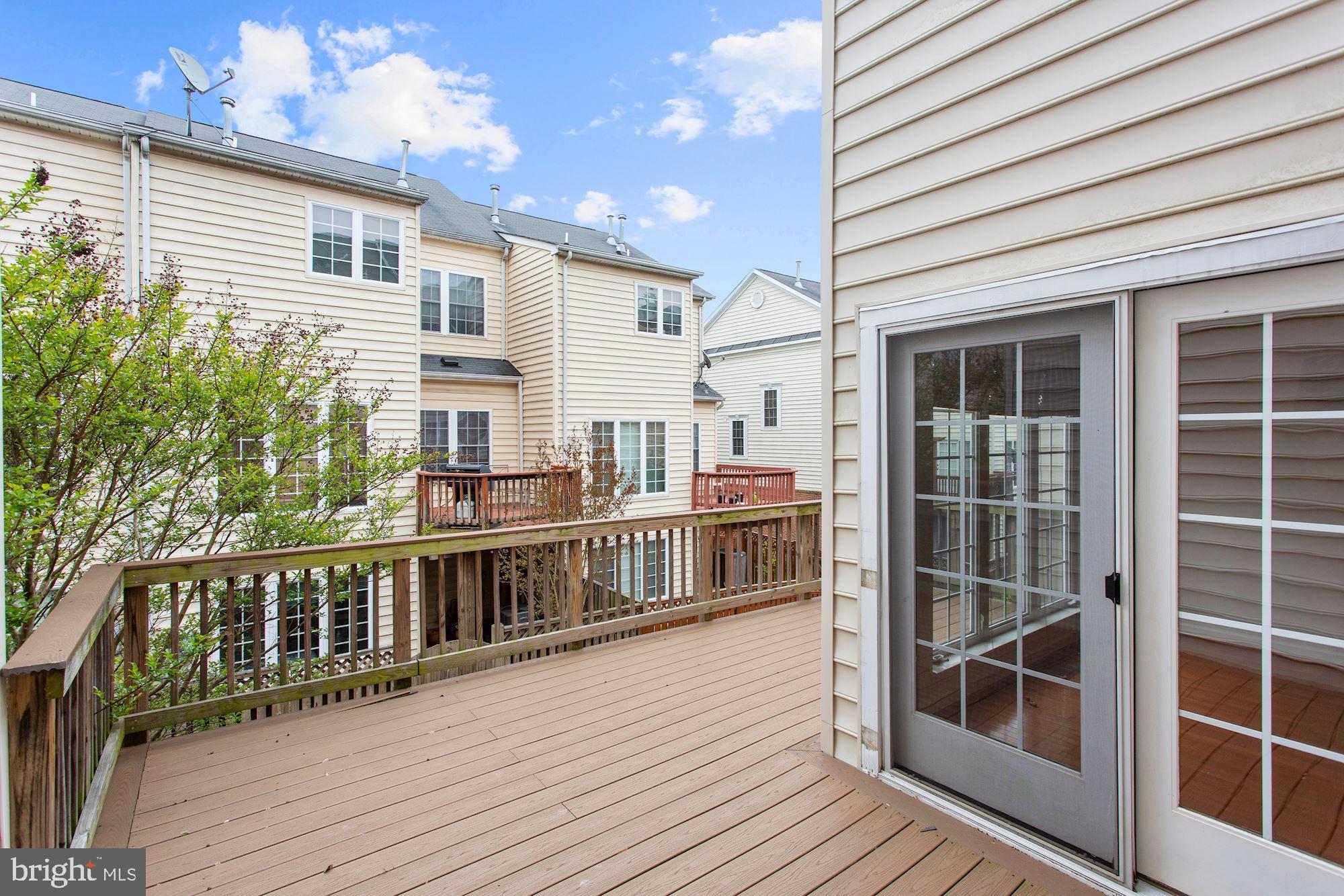 FAIRFAX CENTER LANDBAY - Residential Lease