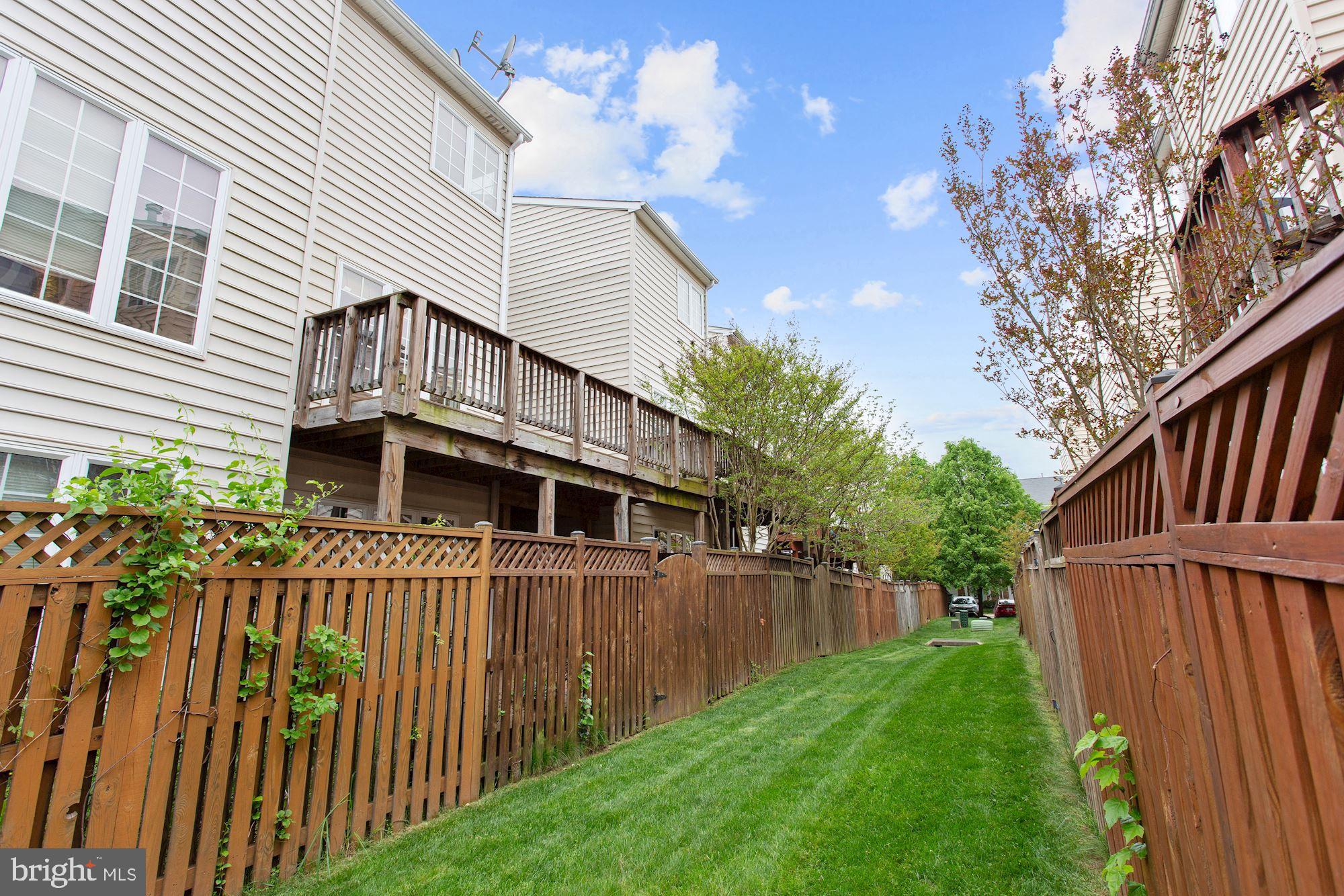 FAIRFAX CENTER LANDBAY - Residential Lease