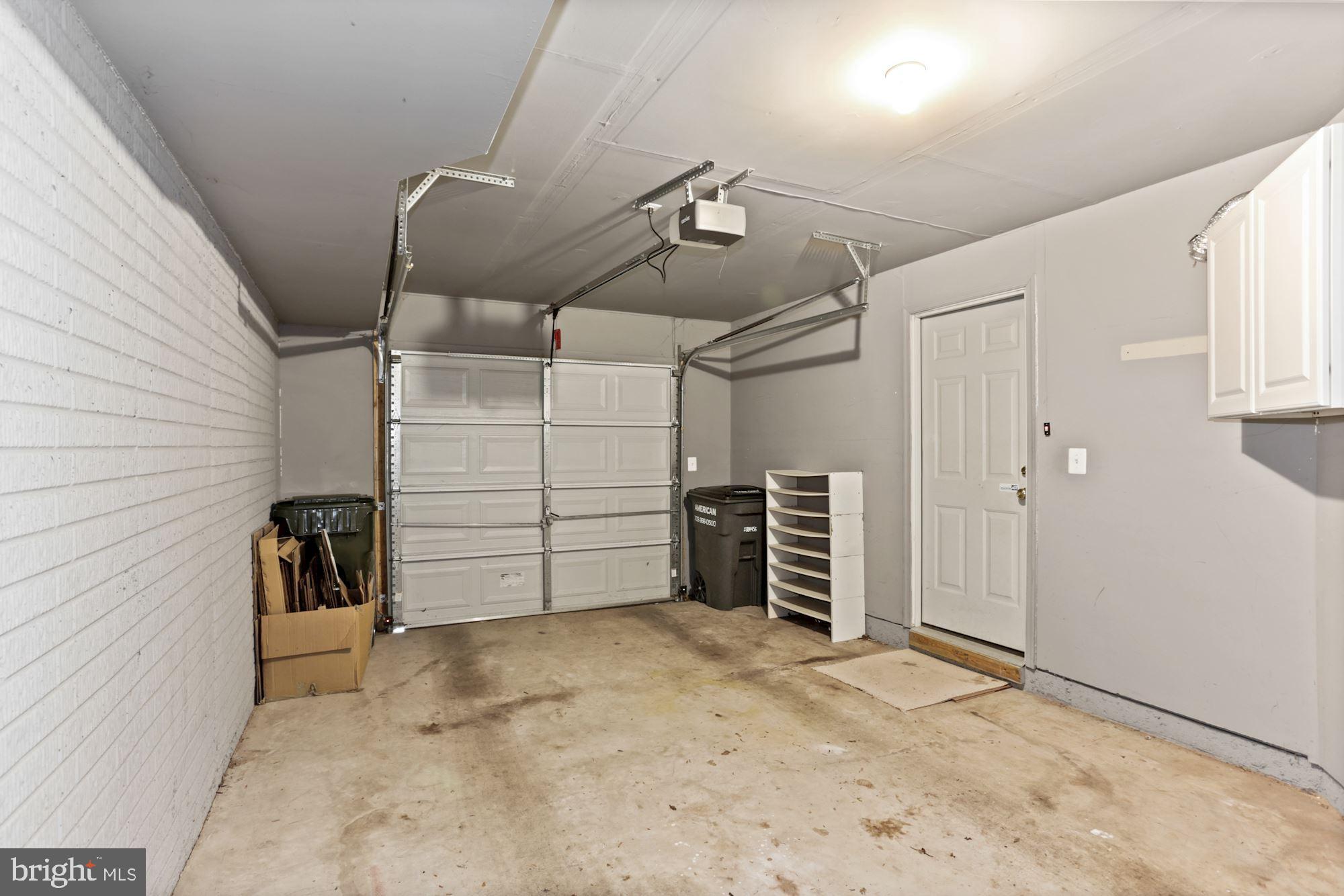 FAIRFAX CENTER LANDBAY - Residential Lease