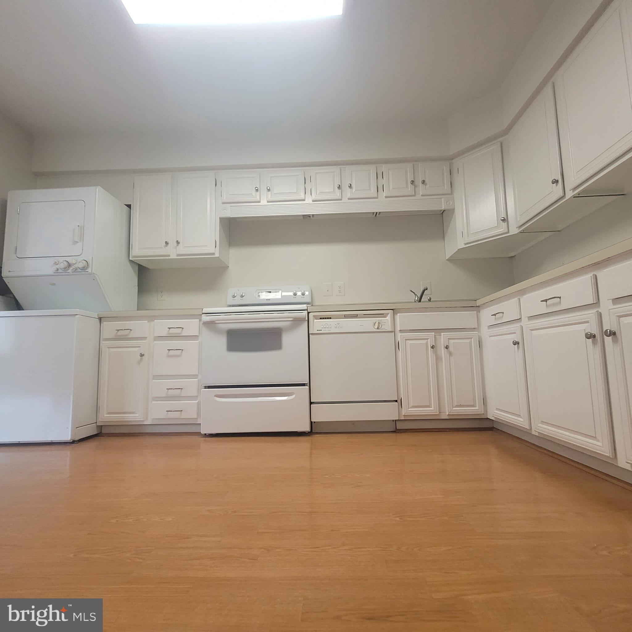 SKYLINE HOUSE - Residential Lease