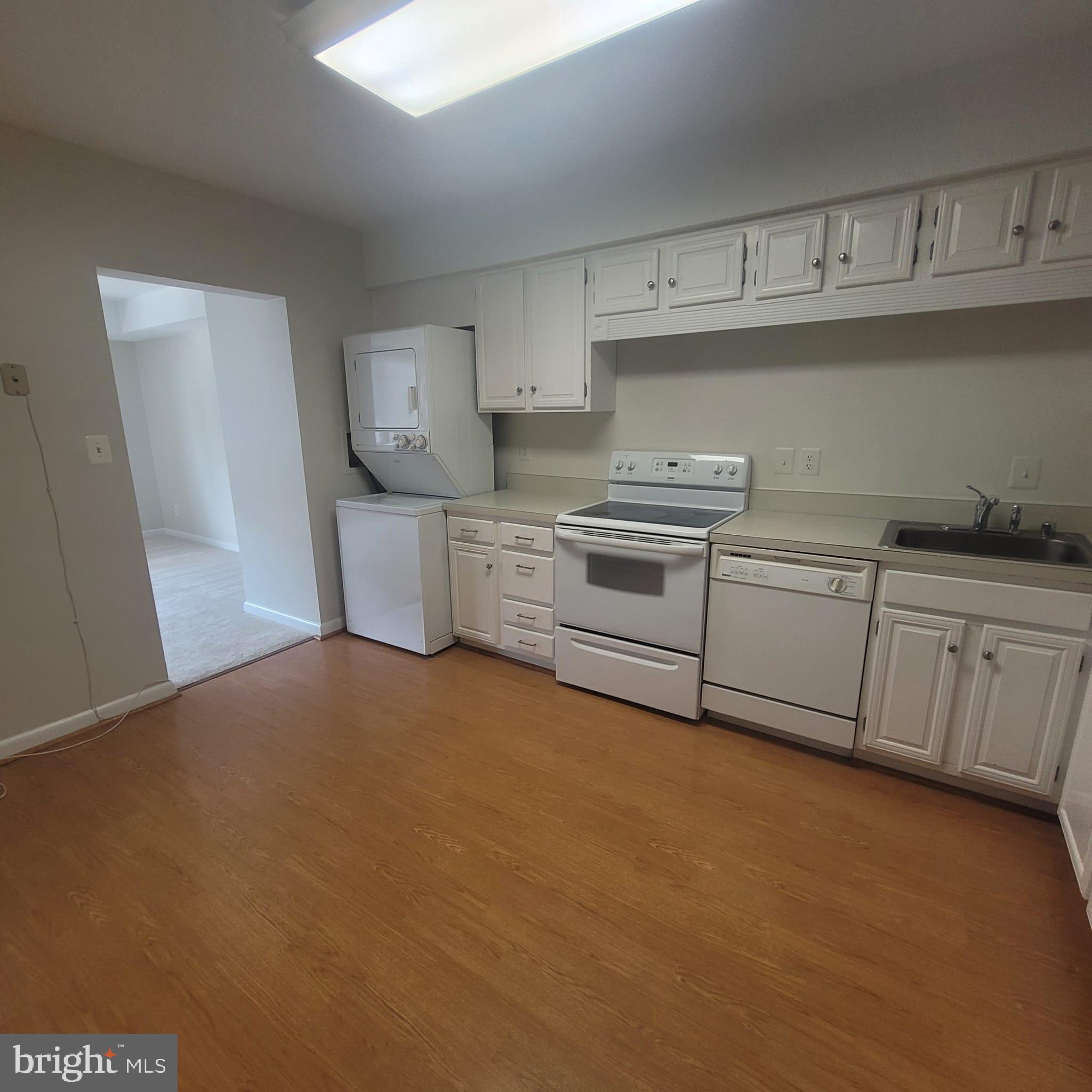 SKYLINE HOUSE - Residential Lease