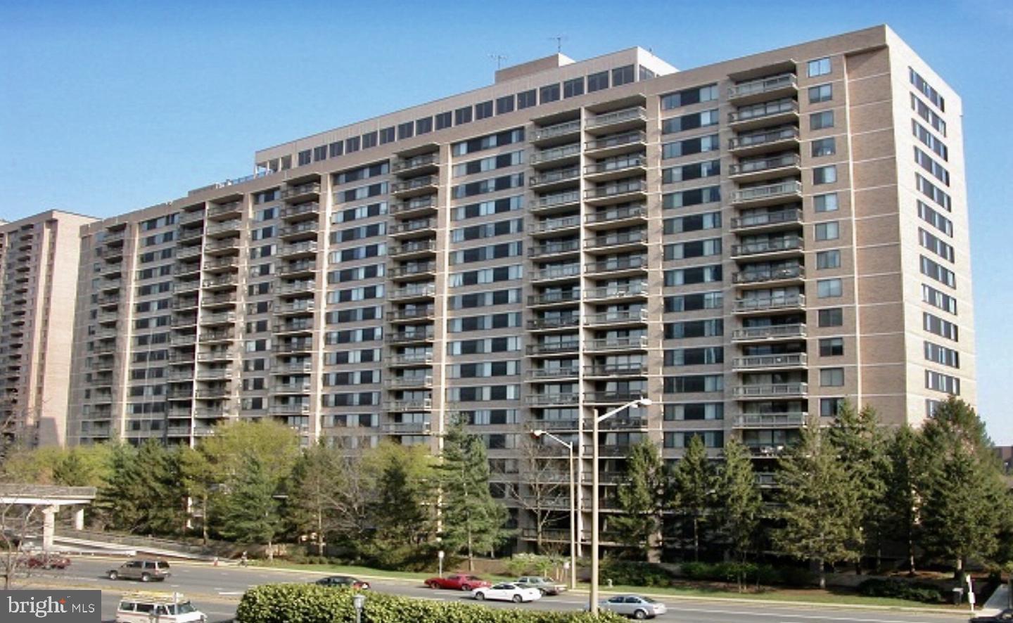 SKYLINE HOUSE - Residential Lease