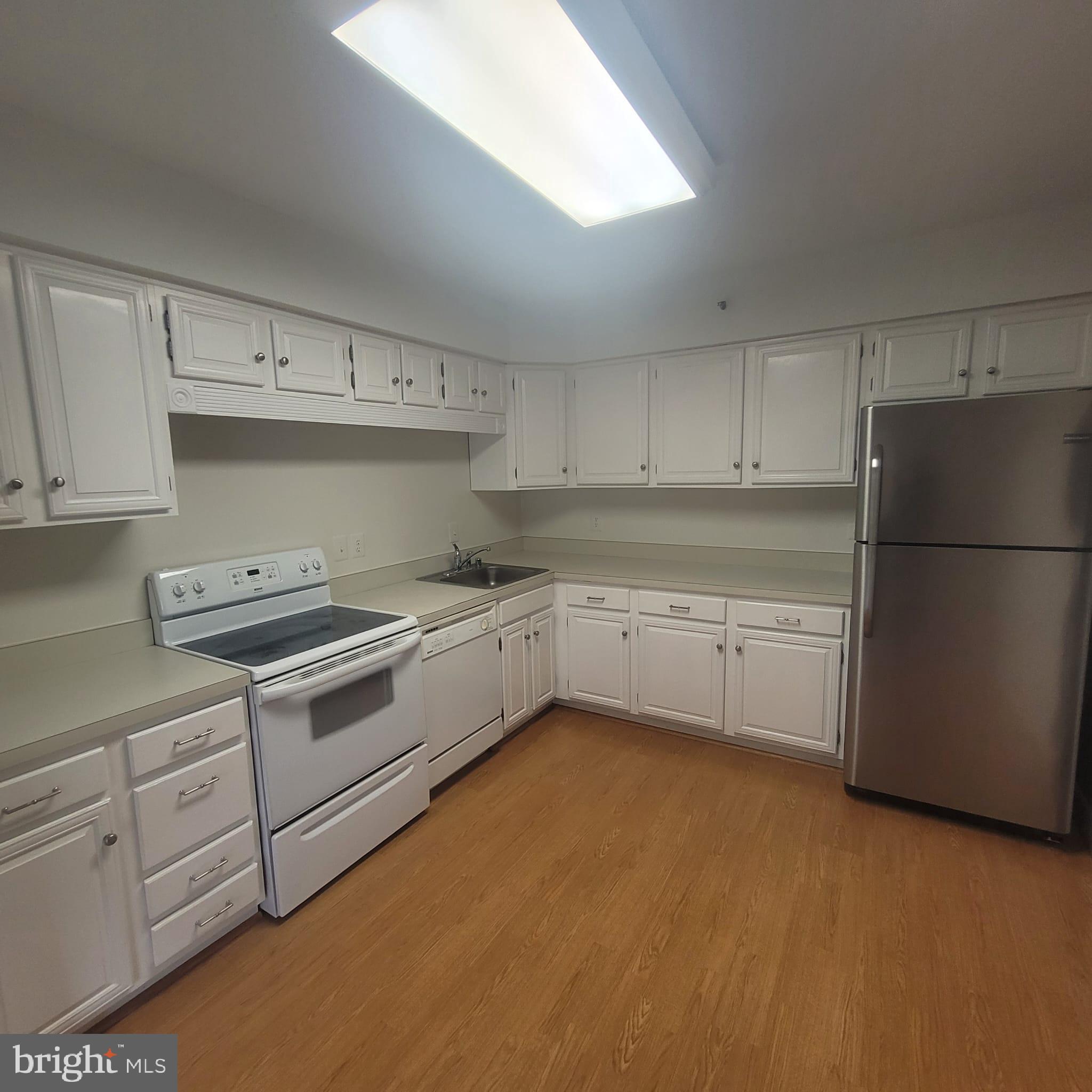 SKYLINE HOUSE - Residential Lease