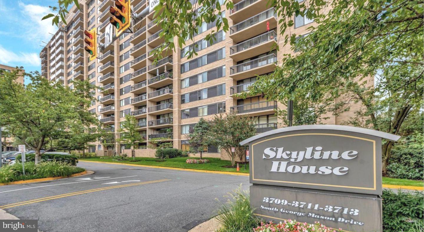 SKYLINE HOUSE - Residential Lease