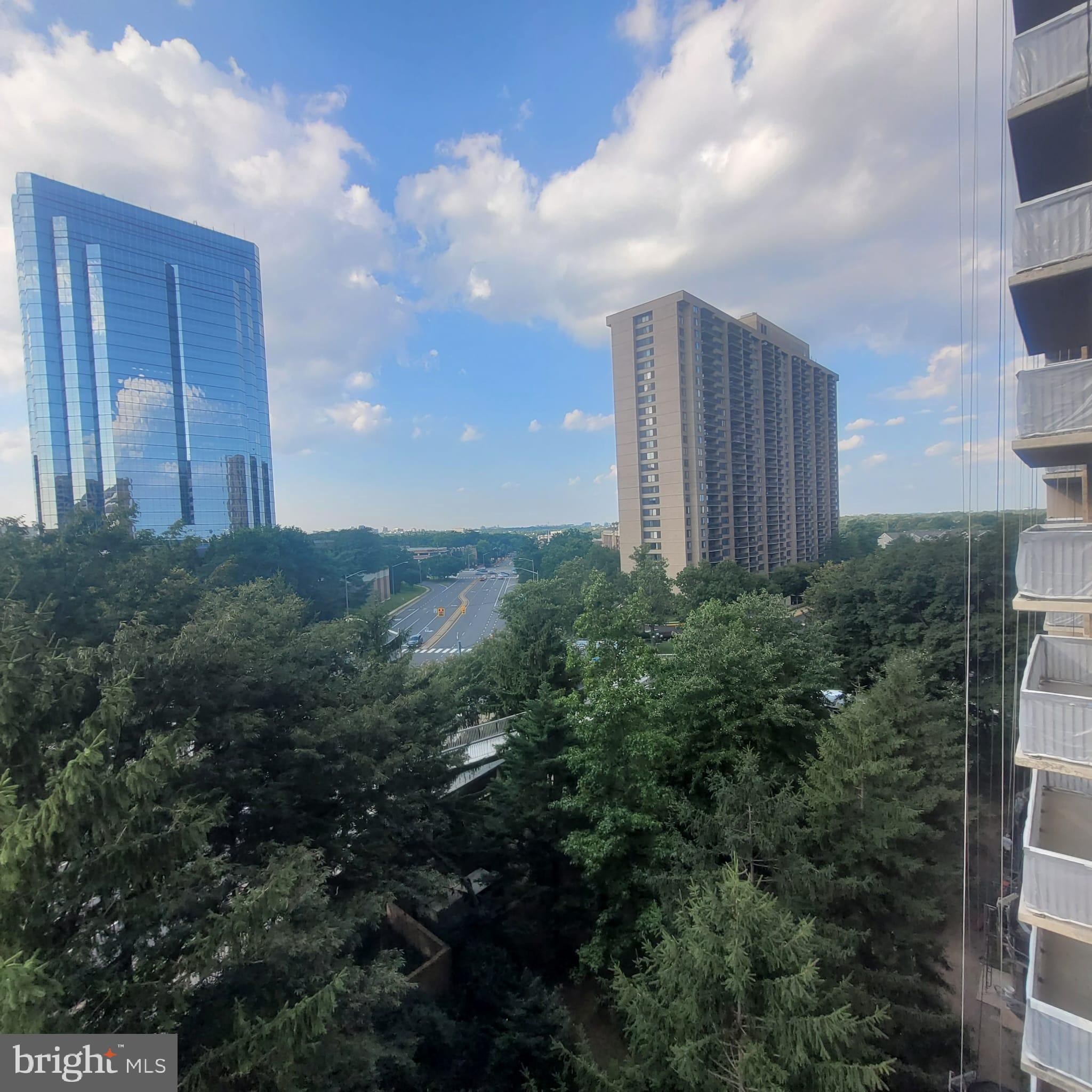 SKYLINE HOUSE - Residential Lease