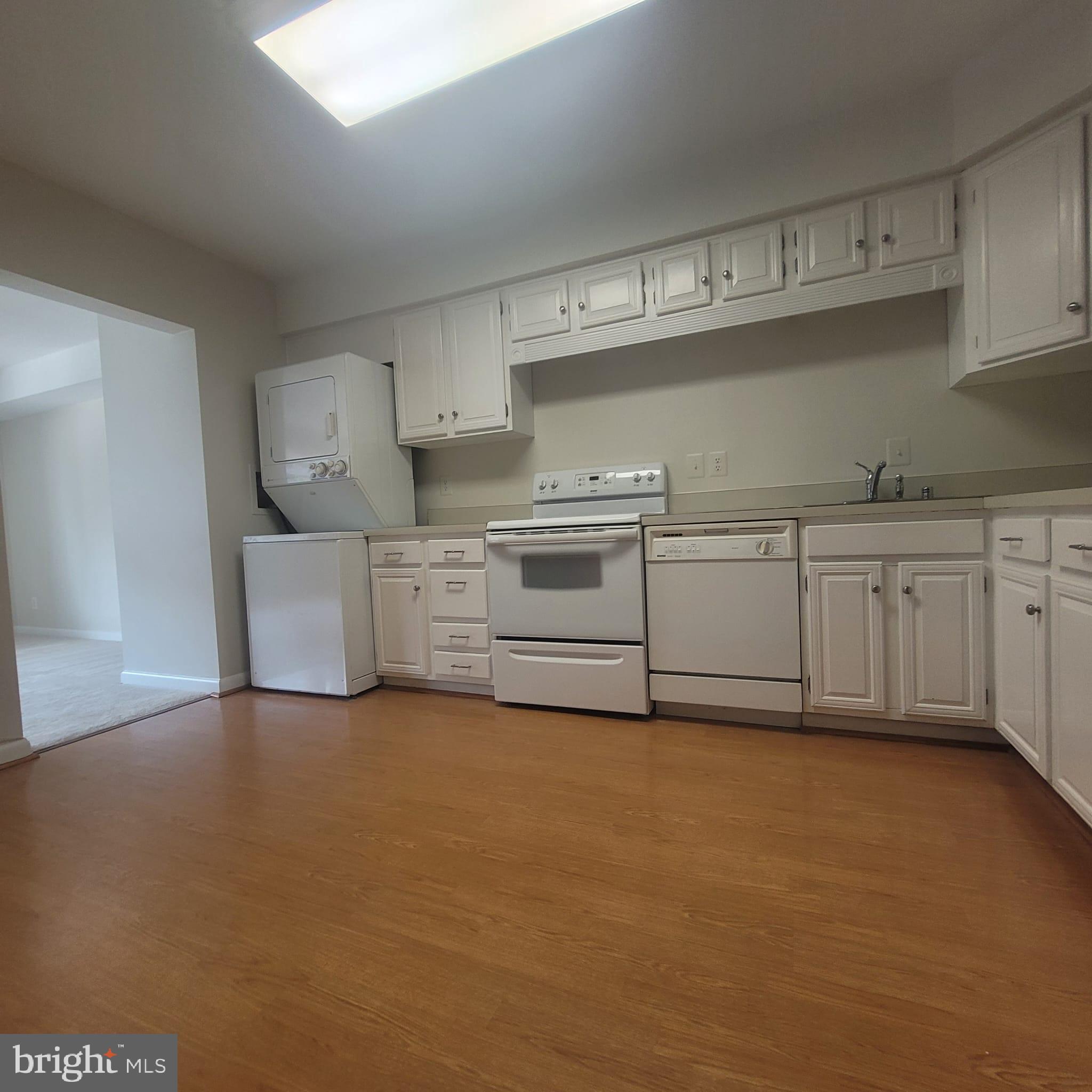 SKYLINE HOUSE - Residential Lease