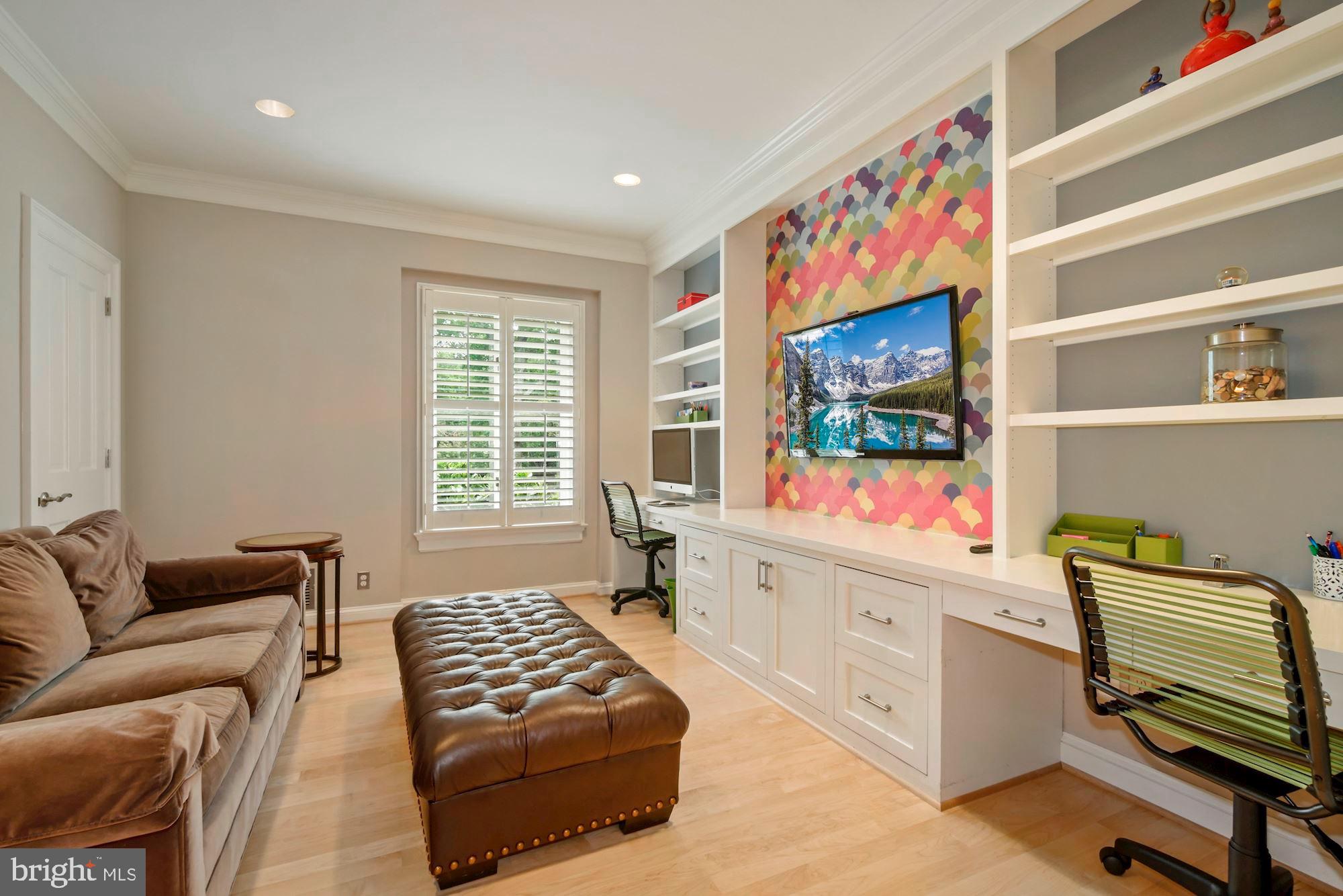 BRADLEY HILLS - Residential