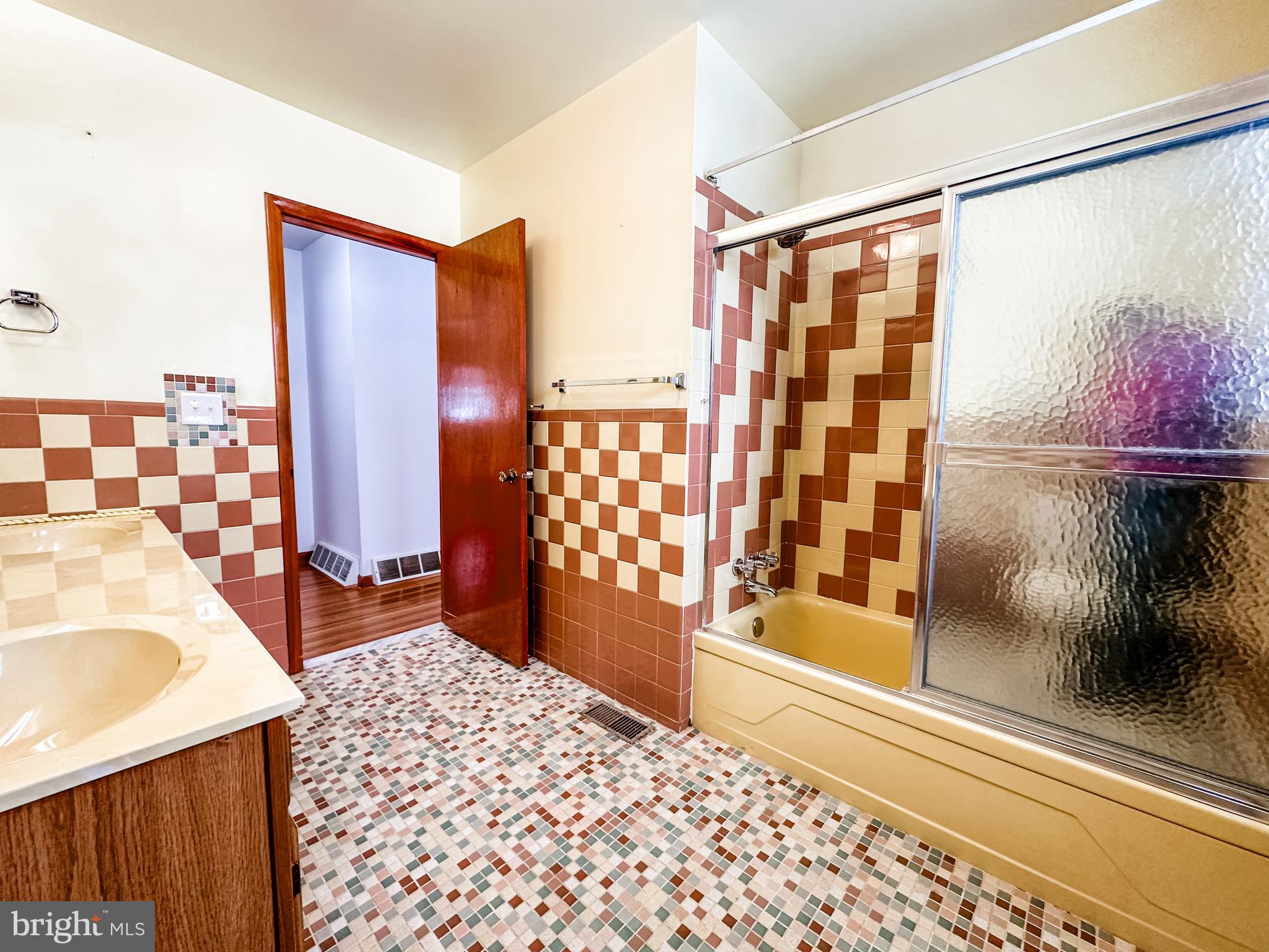 WEST SIDE - Residential