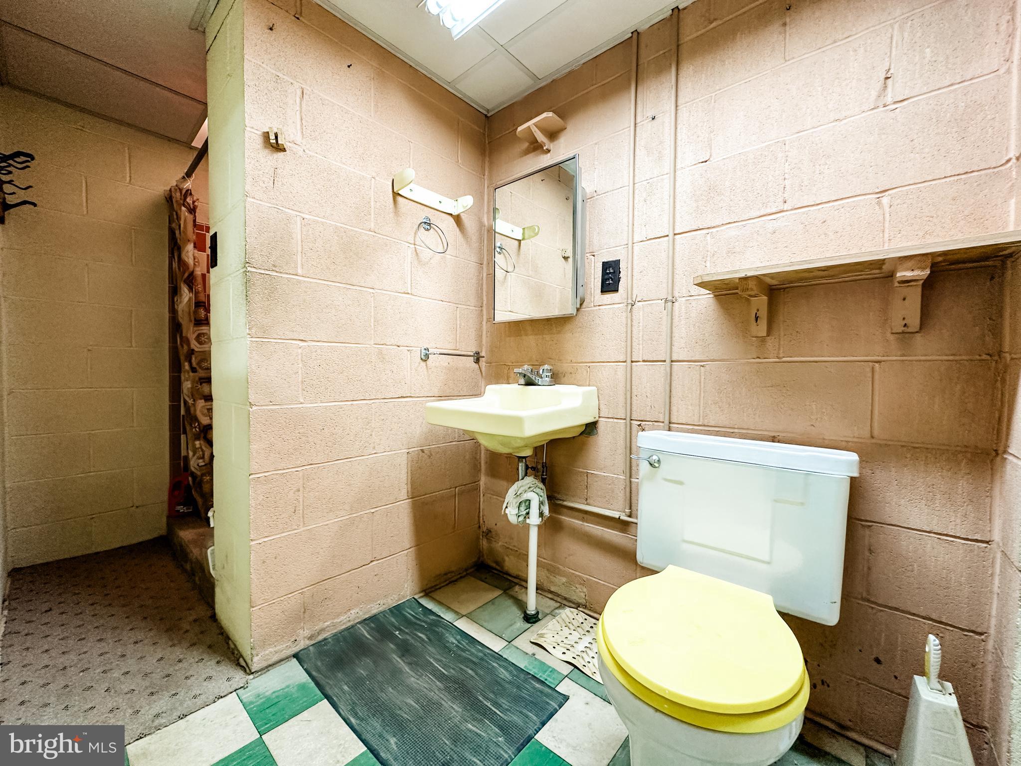 WEST SIDE - Residential