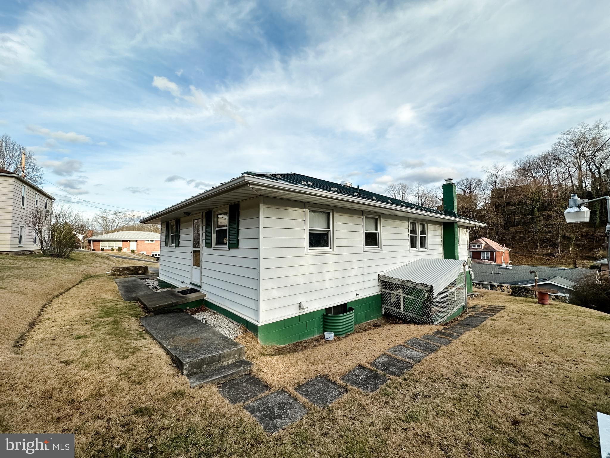 WEST SIDE - Residential