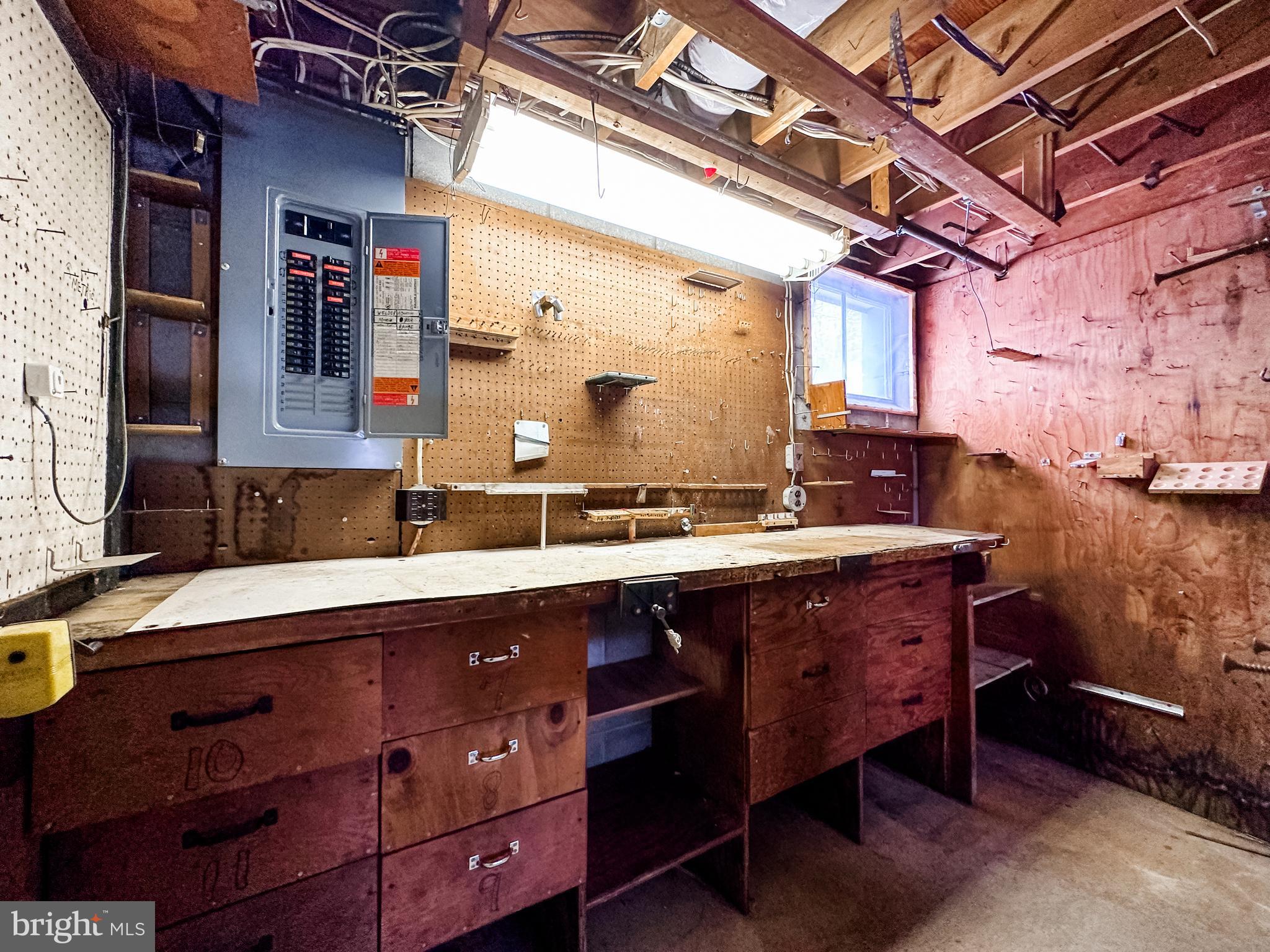 WEST SIDE - Residential