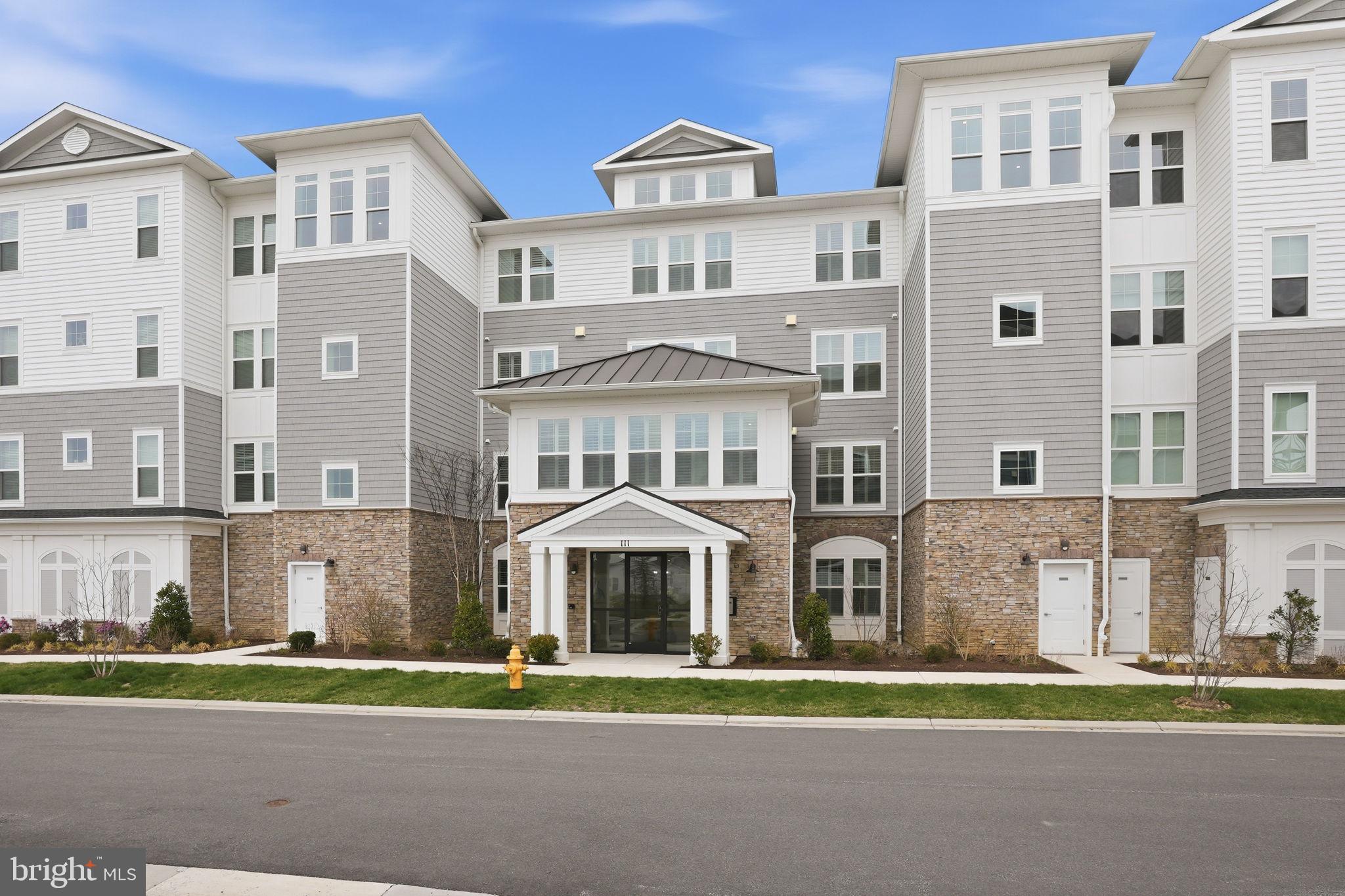 FOUR SEASONS AT KENT ISLAND - Residential