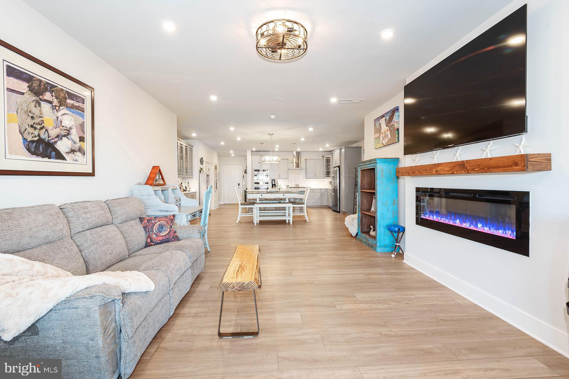 FOUR SEASONS AT KENT ISLAND - Residential