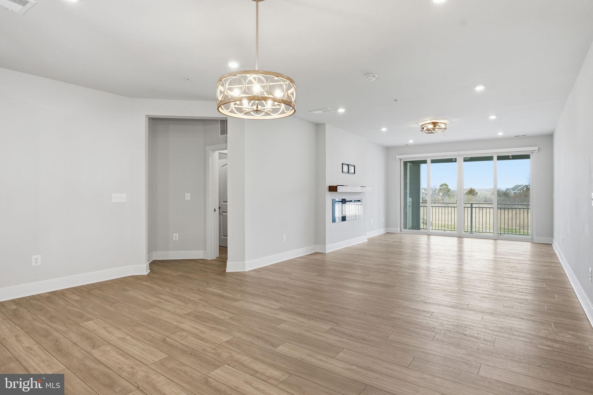 FOUR SEASONS AT KENT ISLAND - Residential