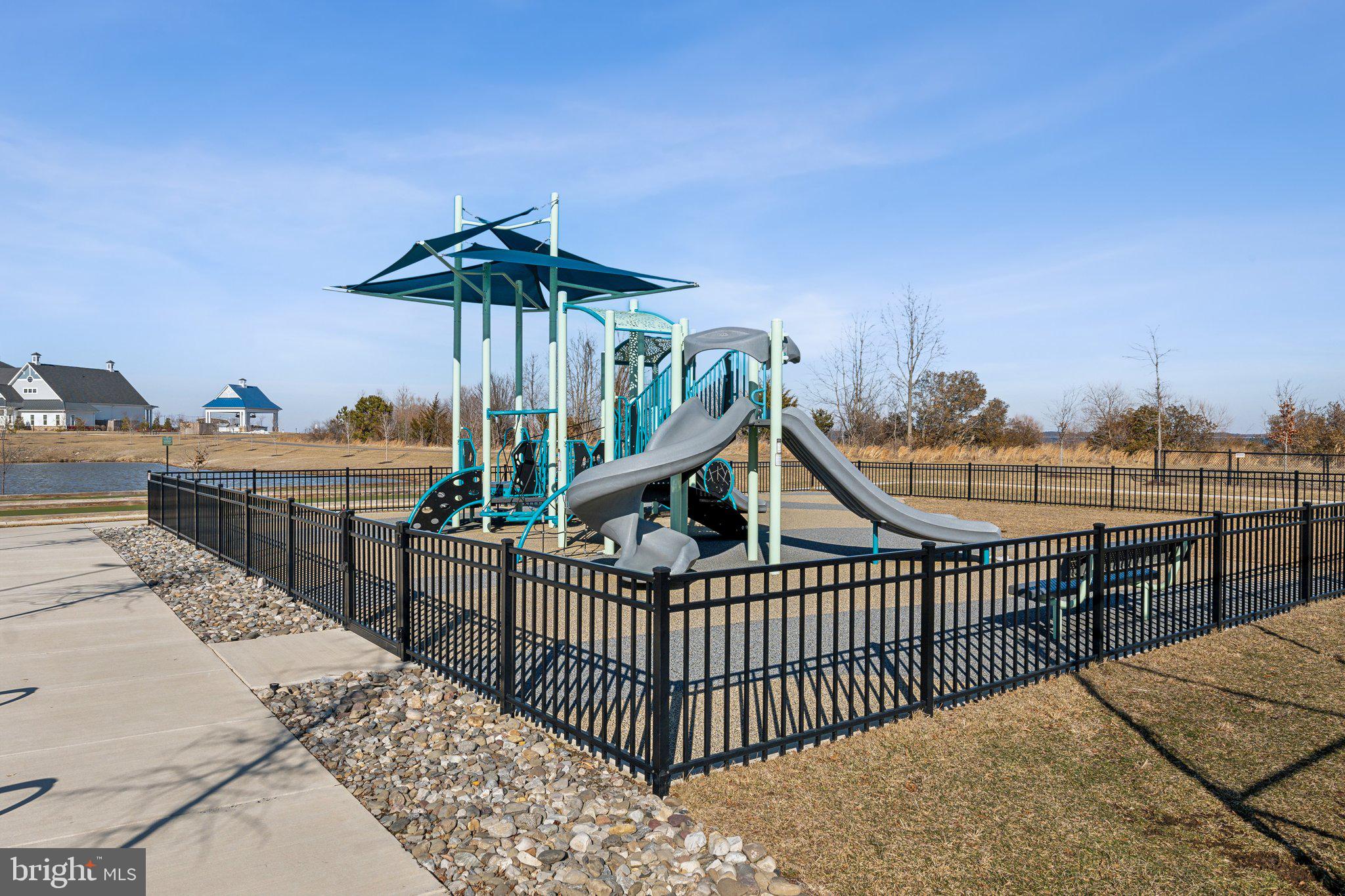 FOUR SEASONS AT KENT ISLAND - Residential