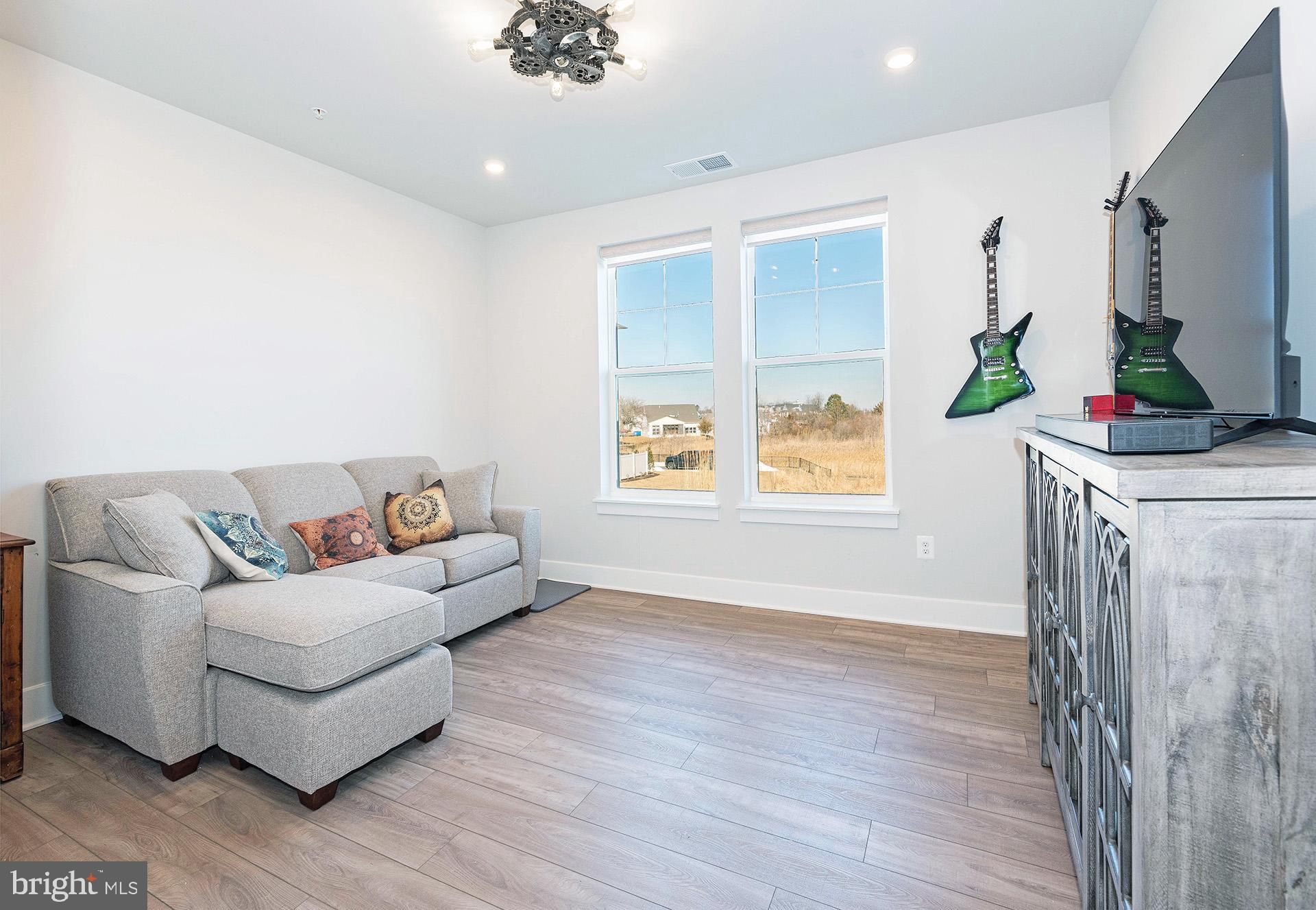 FOUR SEASONS AT KENT ISLAND - Residential