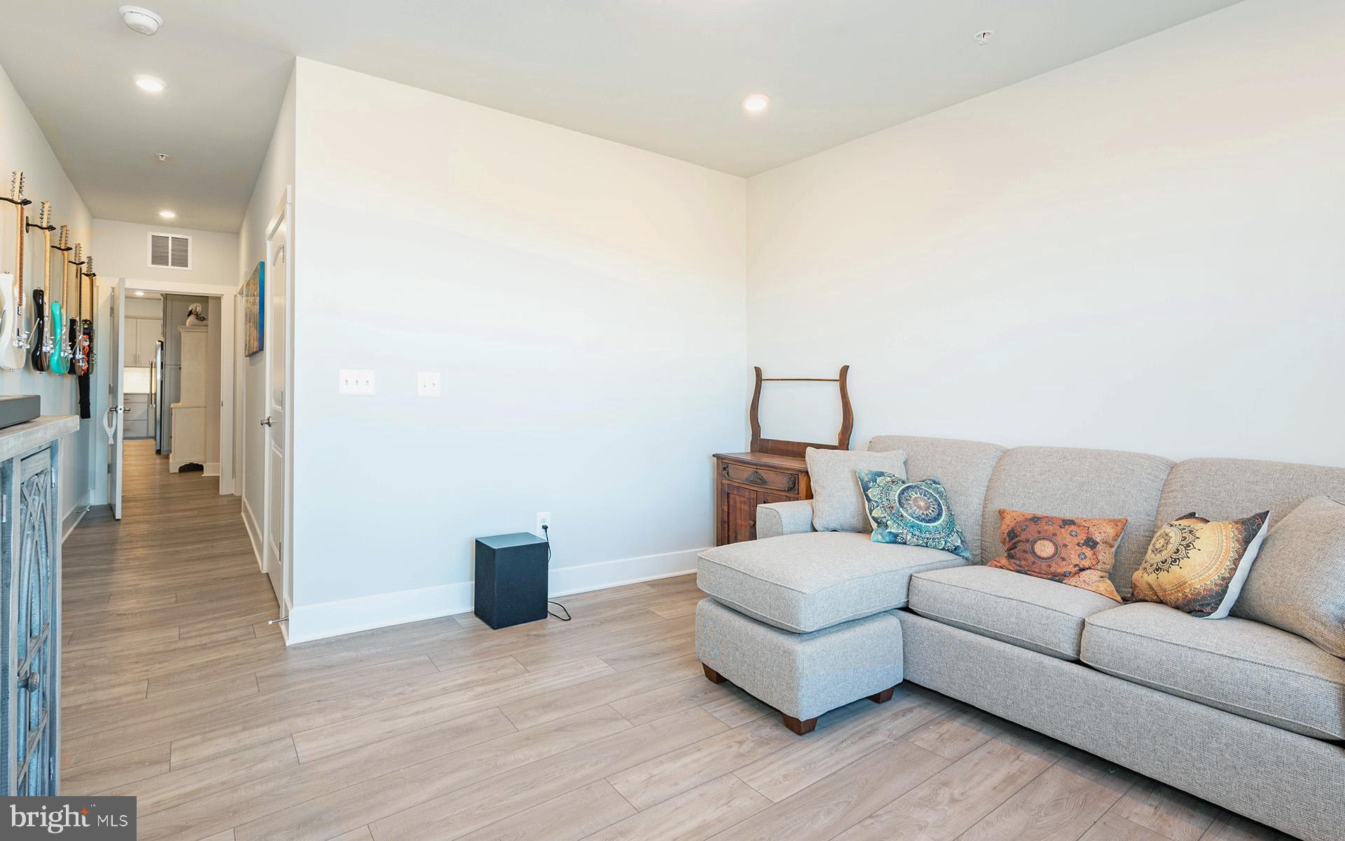 FOUR SEASONS AT KENT ISLAND - Residential