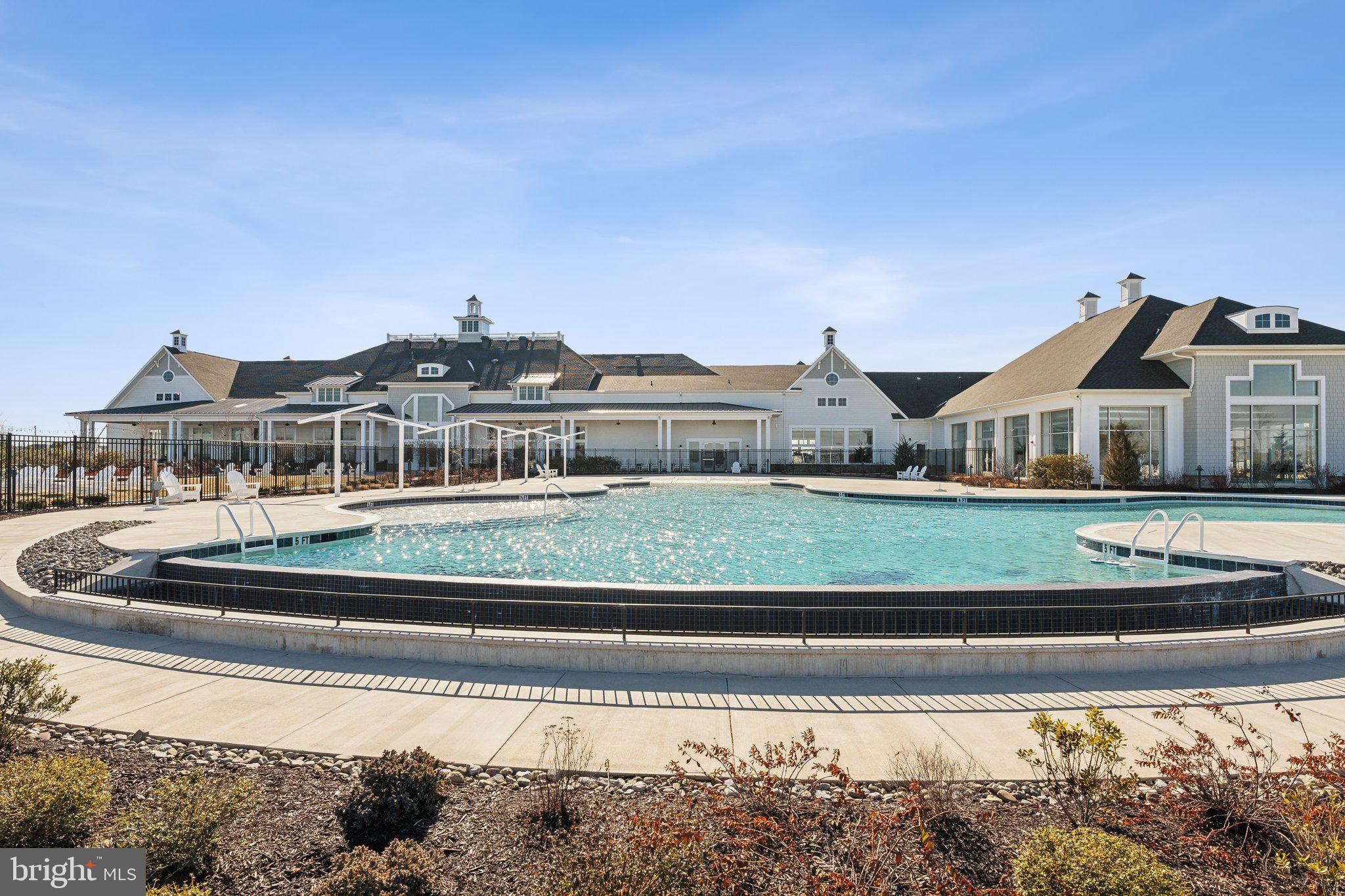 FOUR SEASONS AT KENT ISLAND - Residential