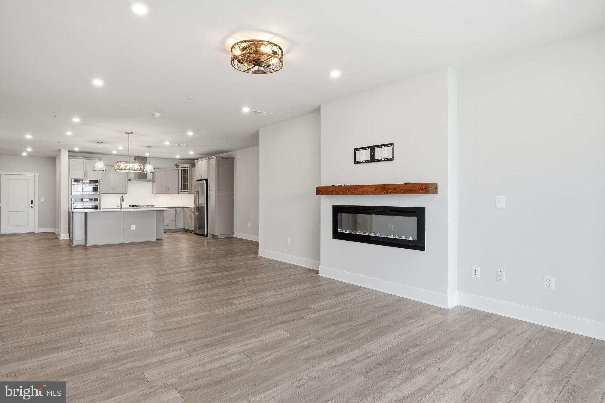 FOUR SEASONS AT KENT ISLAND - Residential