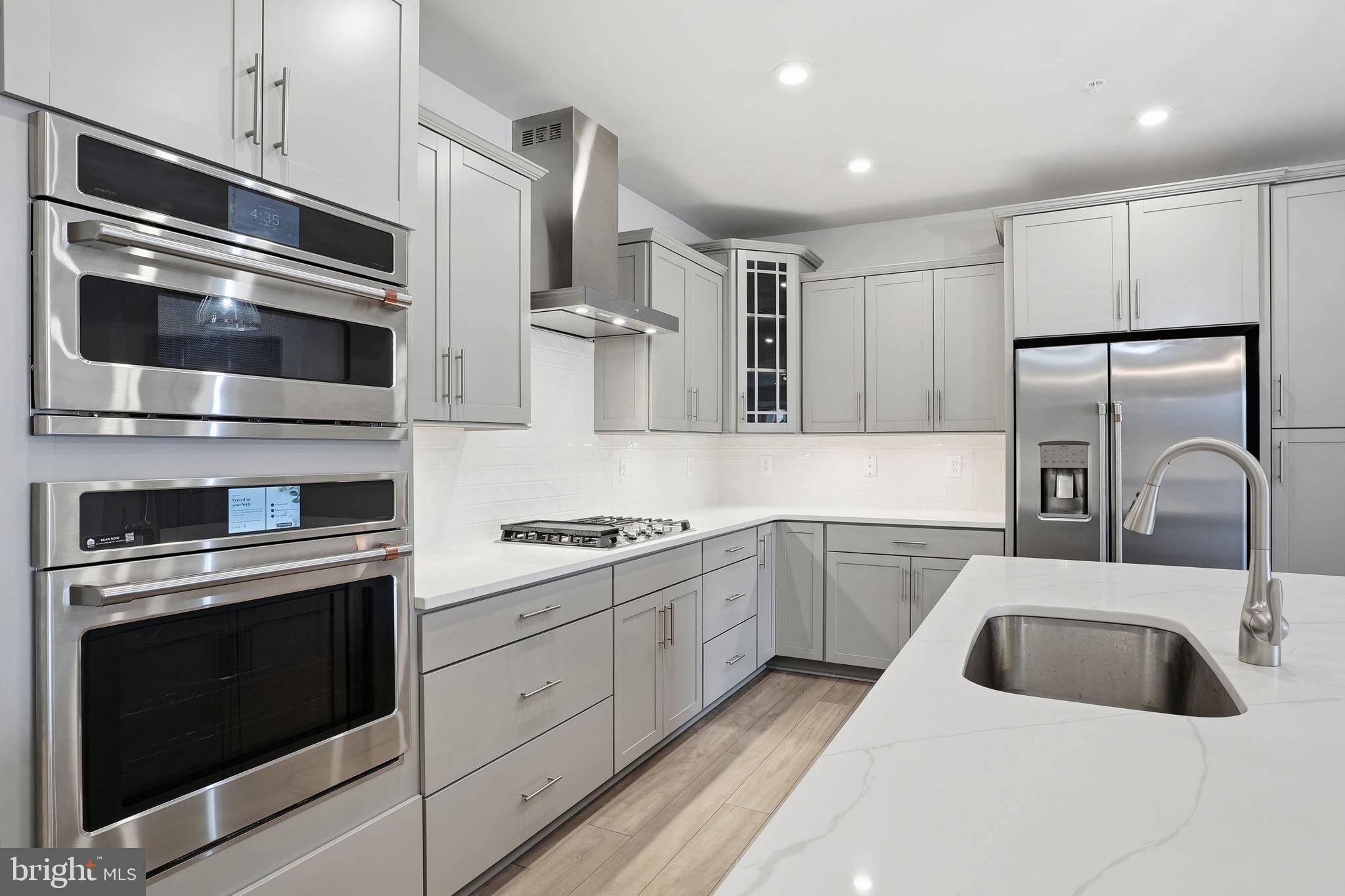 FOUR SEASONS AT KENT ISLAND - Residential