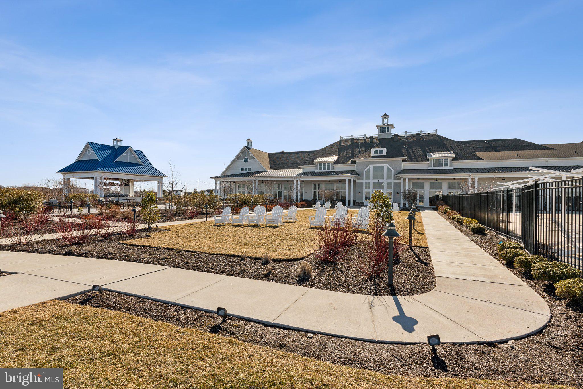 FOUR SEASONS AT KENT ISLAND - Residential
