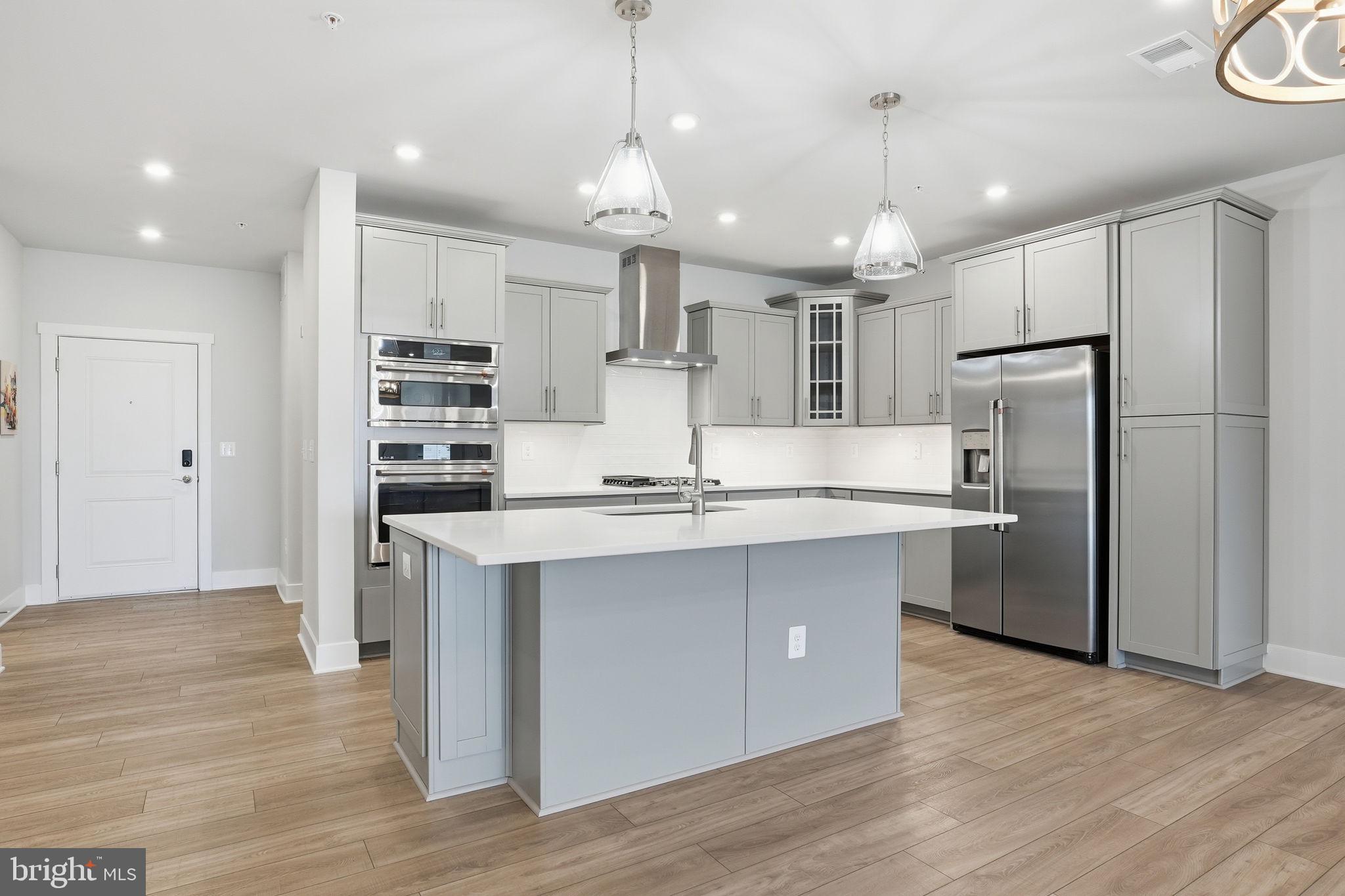 FOUR SEASONS AT KENT ISLAND - Residential