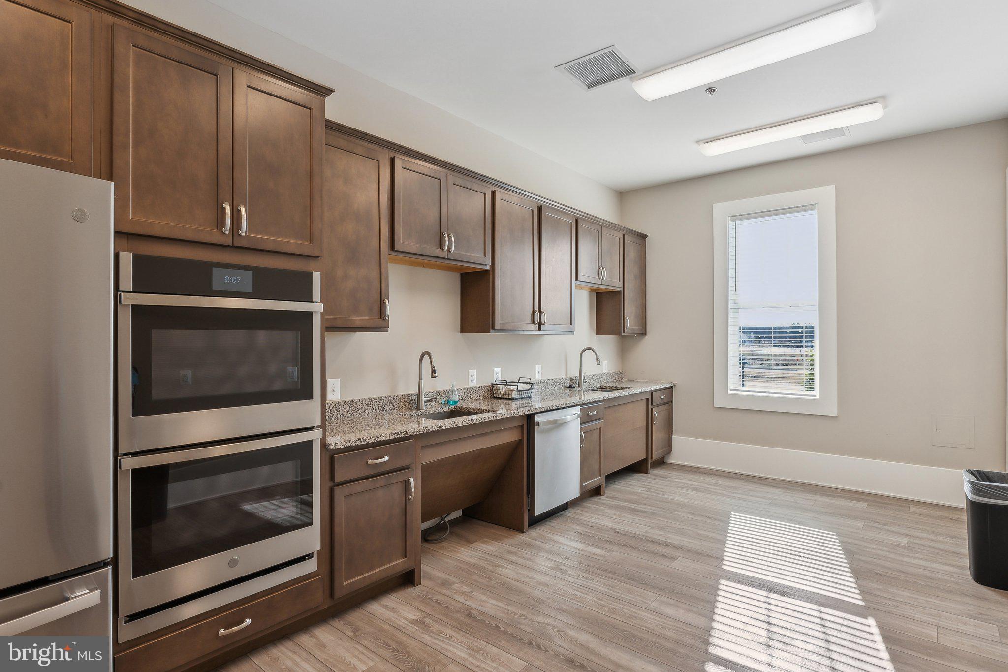 FOUR SEASONS AT KENT ISLAND - Residential