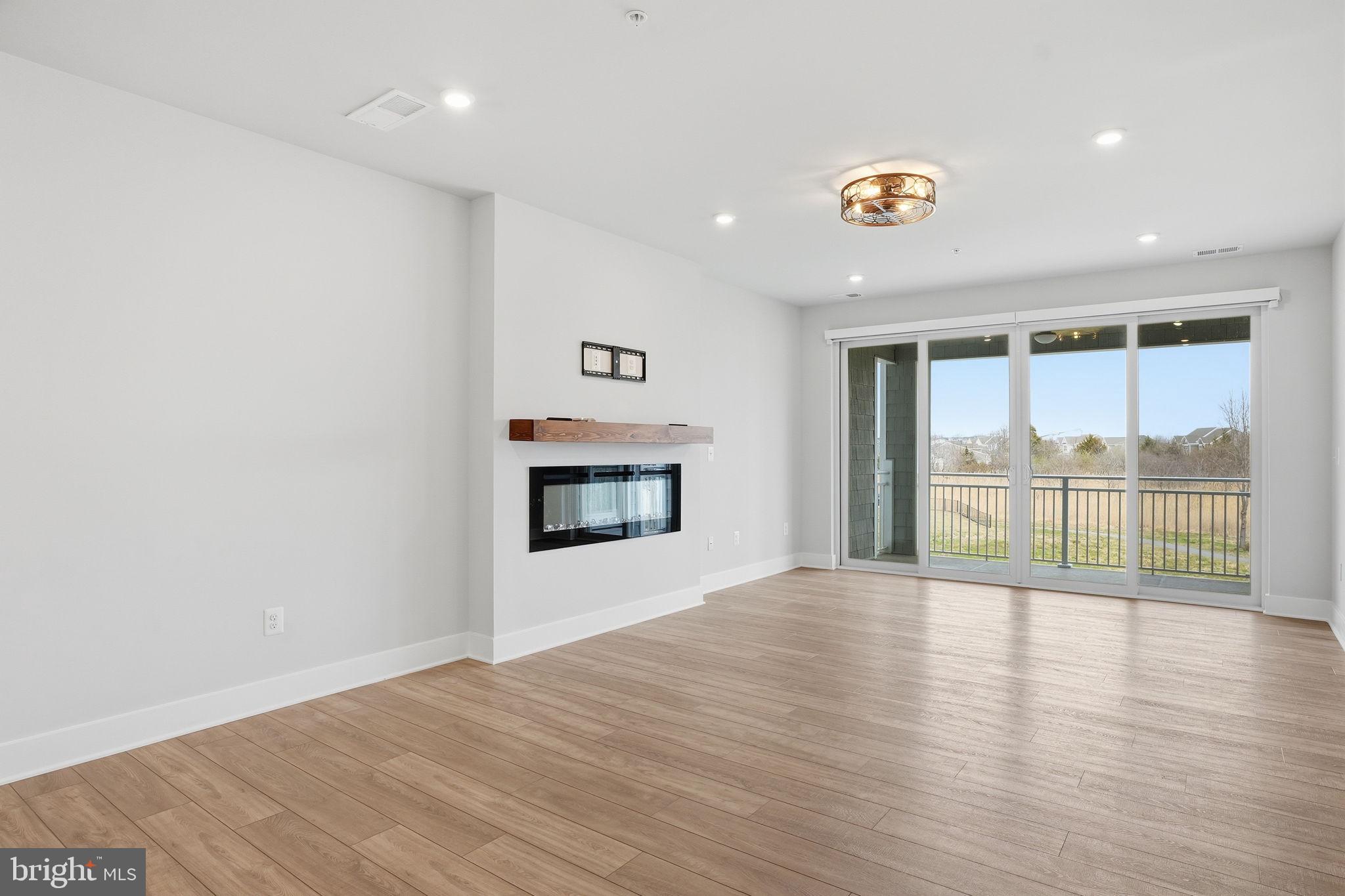 FOUR SEASONS AT KENT ISLAND - Residential