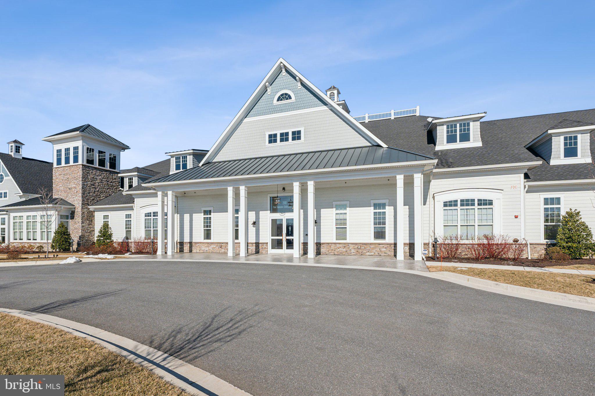FOUR SEASONS AT KENT ISLAND - Residential