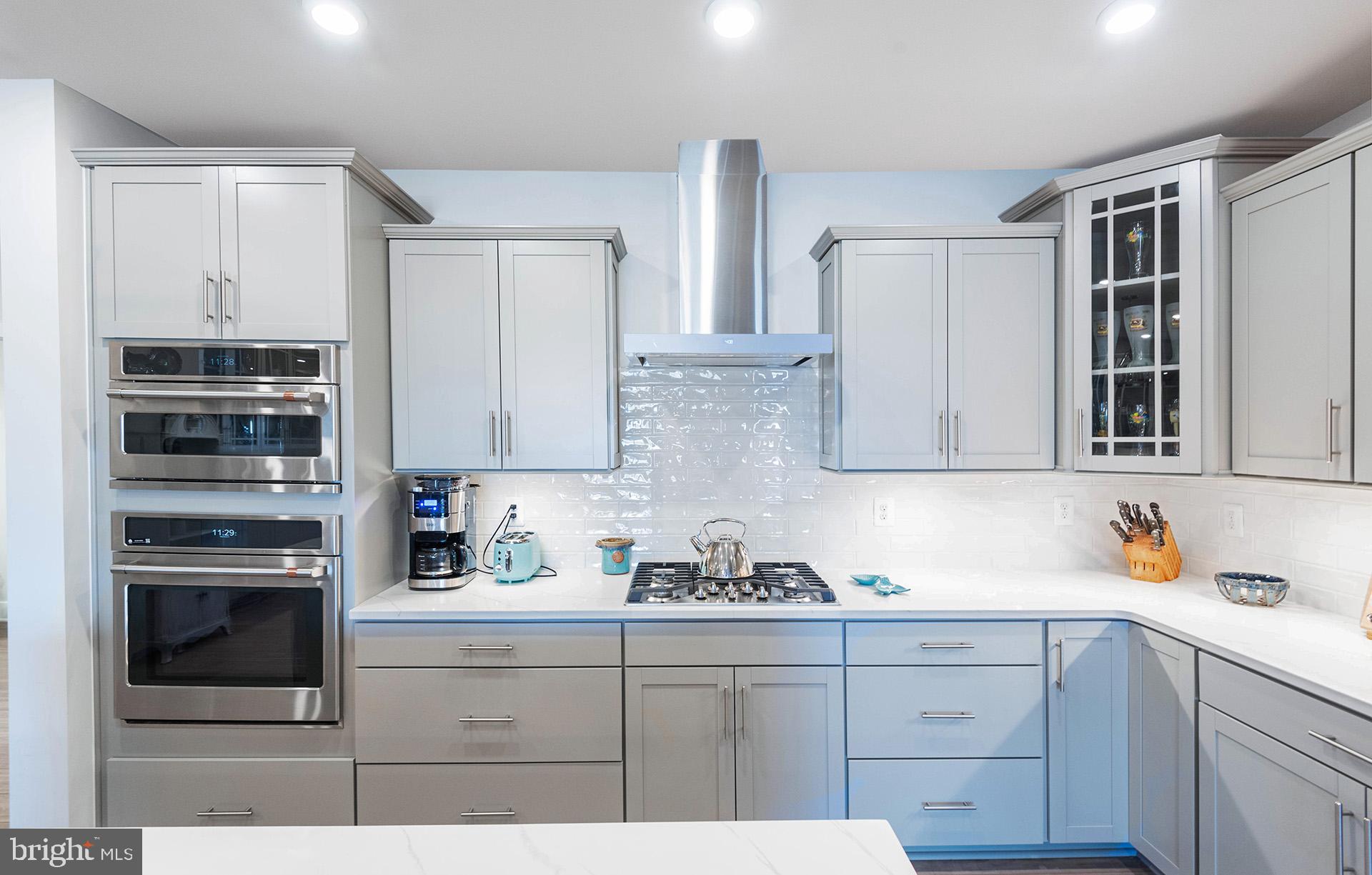 FOUR SEASONS AT KENT ISLAND - Residential