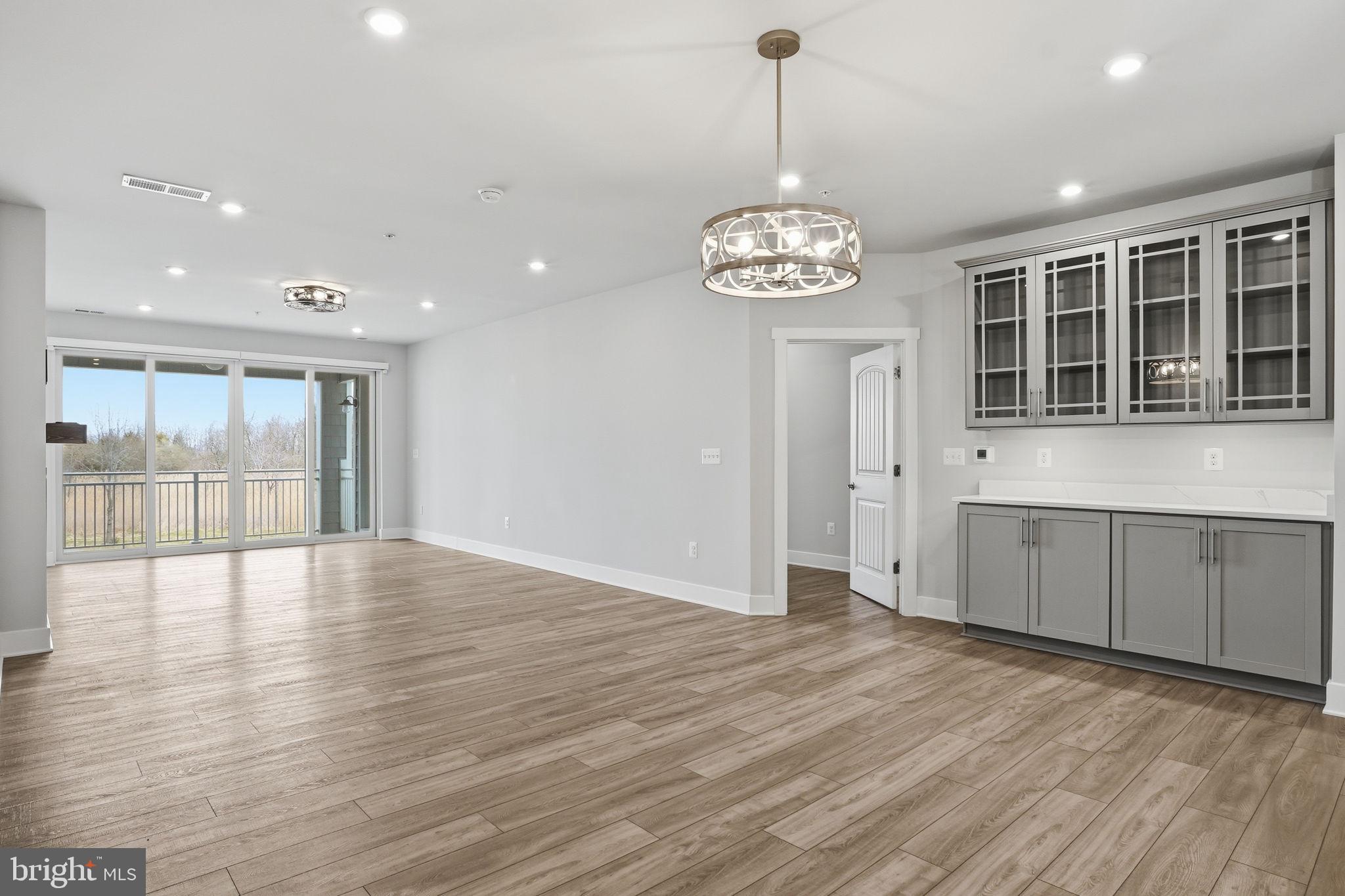 FOUR SEASONS AT KENT ISLAND - Residential