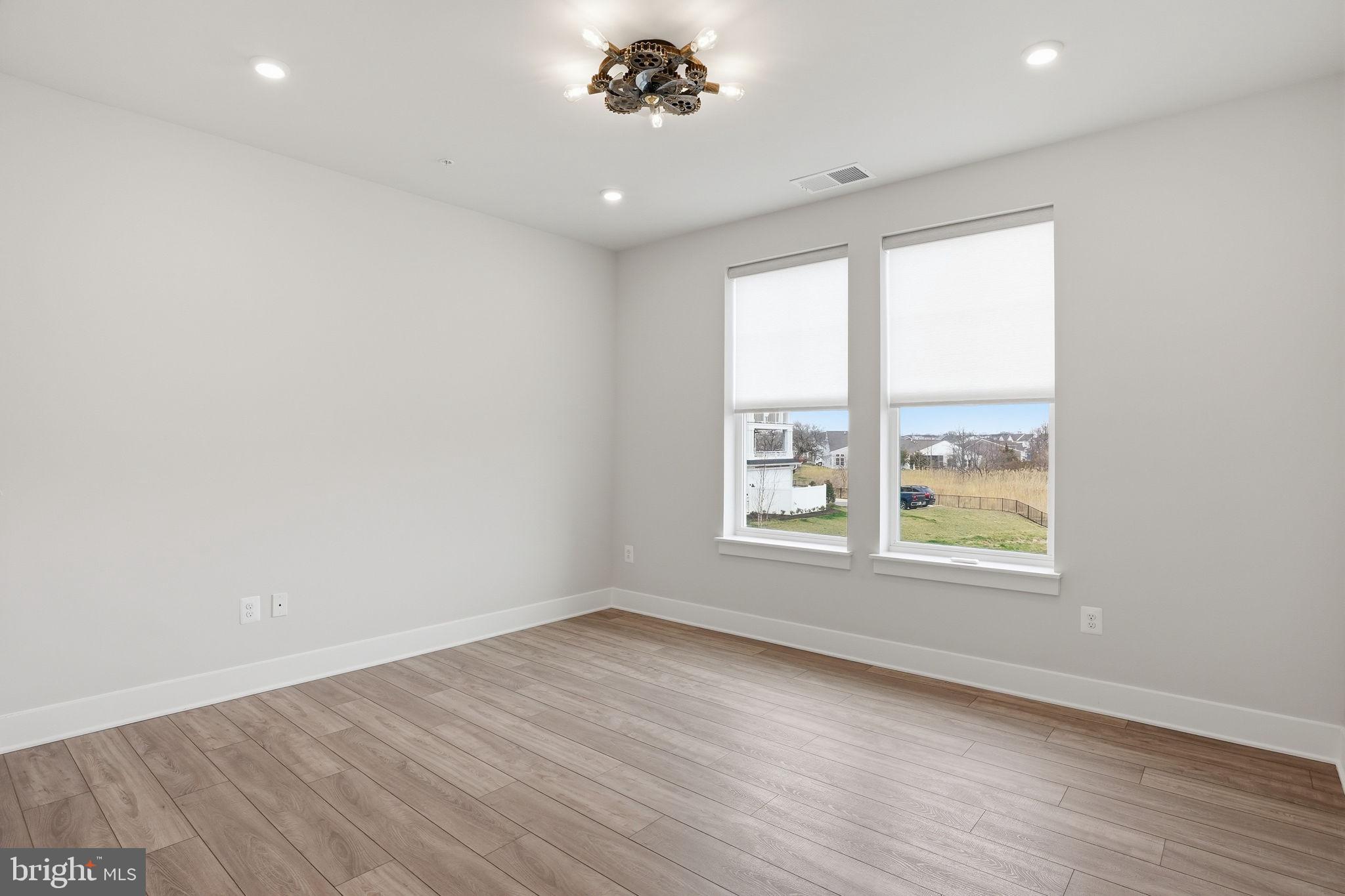 FOUR SEASONS AT KENT ISLAND - Residential