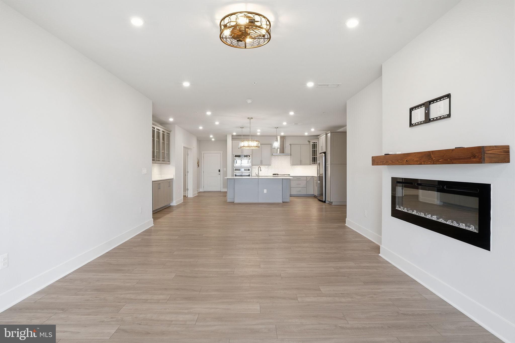 FOUR SEASONS AT KENT ISLAND - Residential